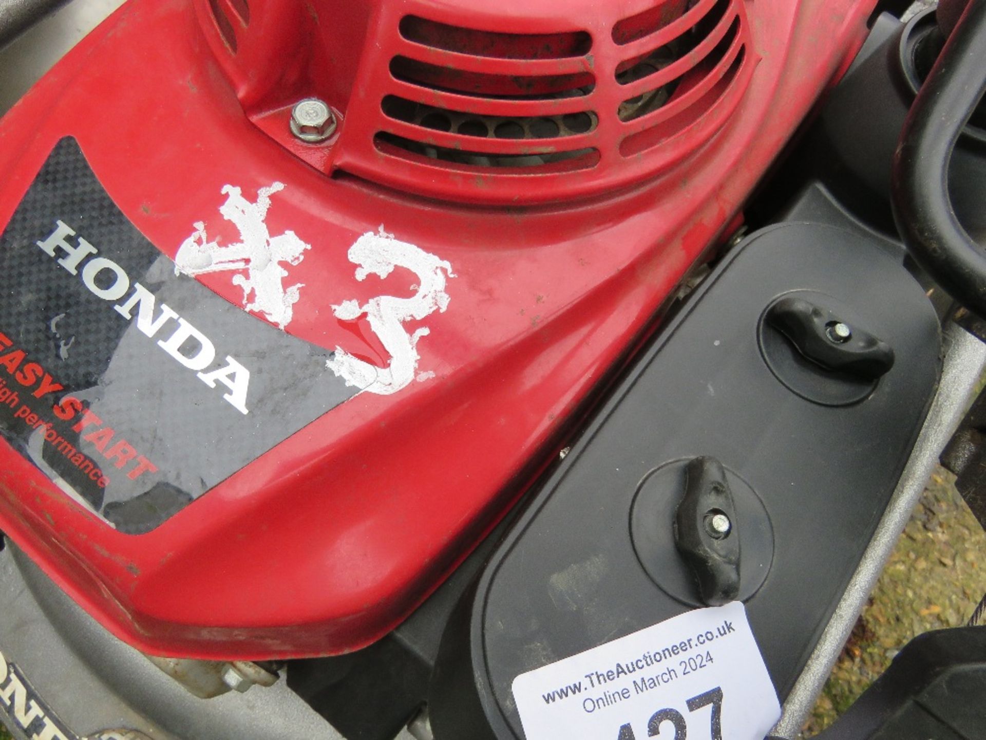 3 X LAWNMOWERS: 2 X HONDA AND A MOUNTFIELD. - Image 6 of 6