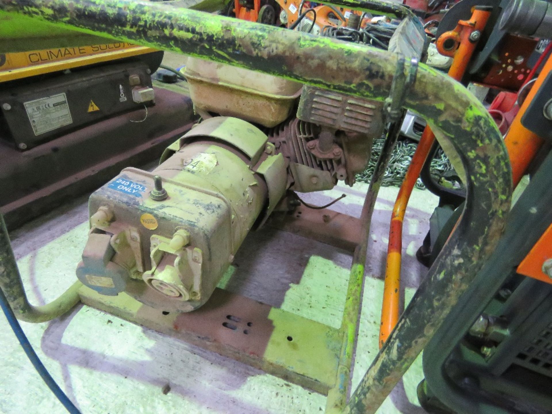 PETROL ENGINED GENERATOR. - Image 4 of 4