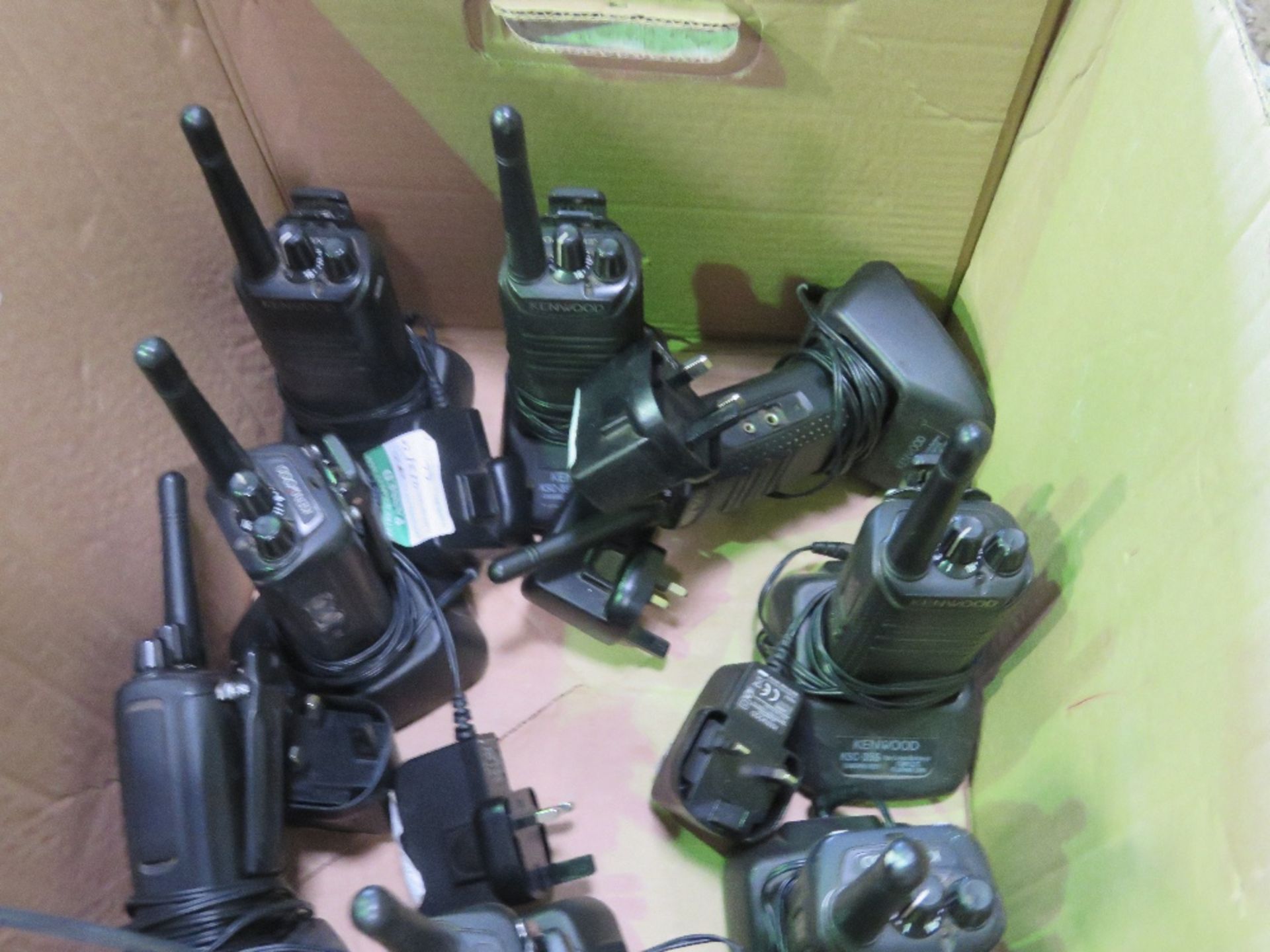 9NO KENWOOD WALKIE TALKIE RADIOS WITH CHARGERS. DIRECT FROM SITE CLOSURE. WORKING WHEN REMOVED. T - Image 4 of 4