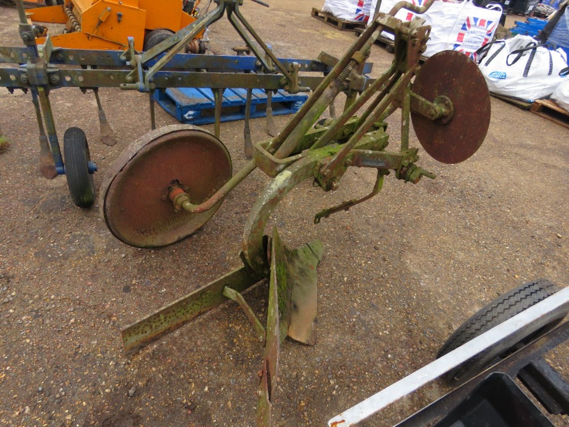 SINGLE FURROW TRACTOR MOUNTED PLOUGH.....THIS LOT IS SOLD UNDER THE AUCTIONEERS MARGIN SCHEME, THERE