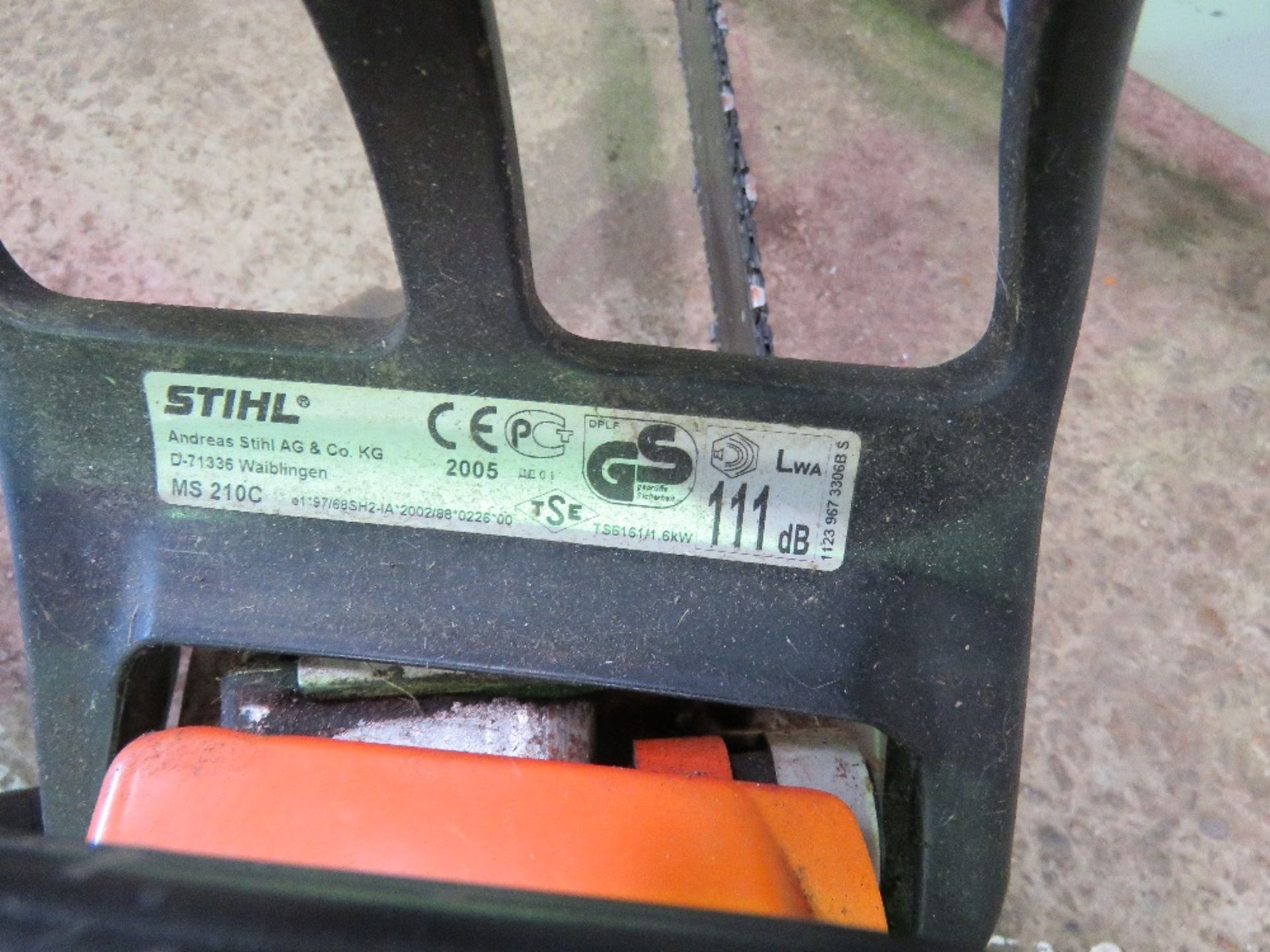 STIHL MS210C PETROL ENGINED CHAINSAW. THIS LOT IS SOLD UNDER THE AUCTIONEERS MARGIN SCHEME, THER - Image 3 of 4