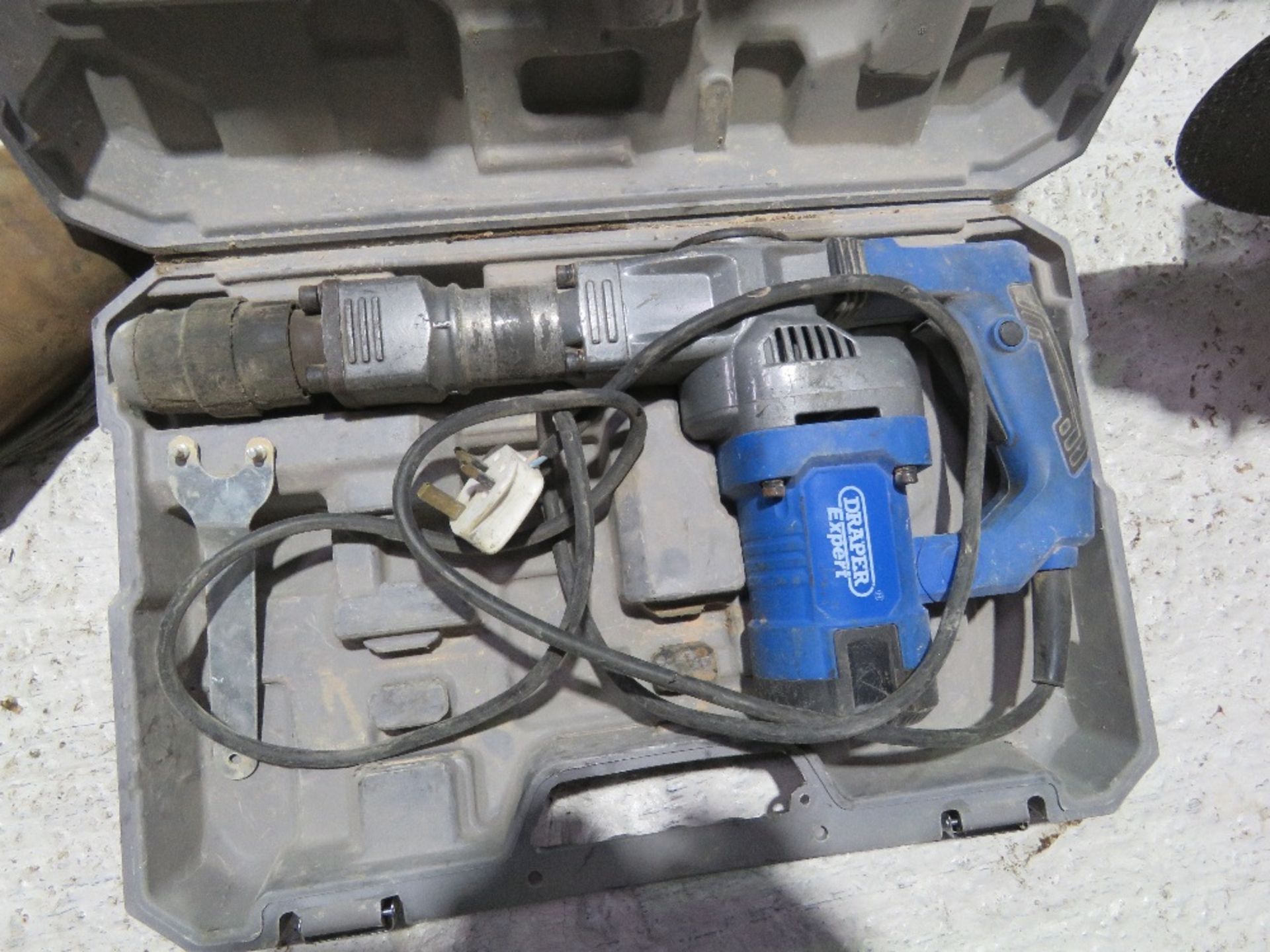 3NO 240 VOLT POWER TOOLS: 2 X DRILLS PLUS A JIGSAW. DIRECT FROM LOCAL RETIRING BUILDER. THIS LO - Image 5 of 7