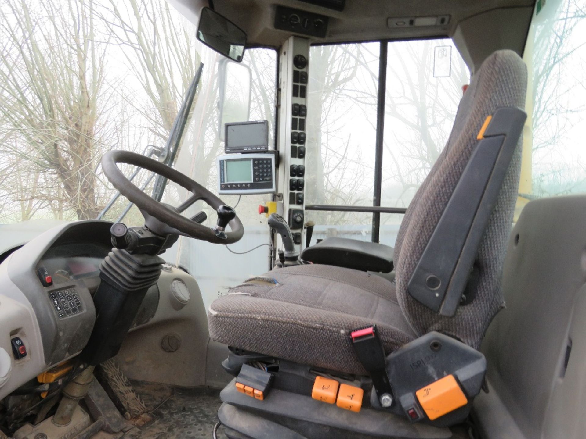 VOLVO L120F WHEELED LOADING SHOVEL YEAR 2009 BUILD. WITH SOIL AND SCREENING BUCKETS AS SHOWN. SN:VCE - Image 21 of 27