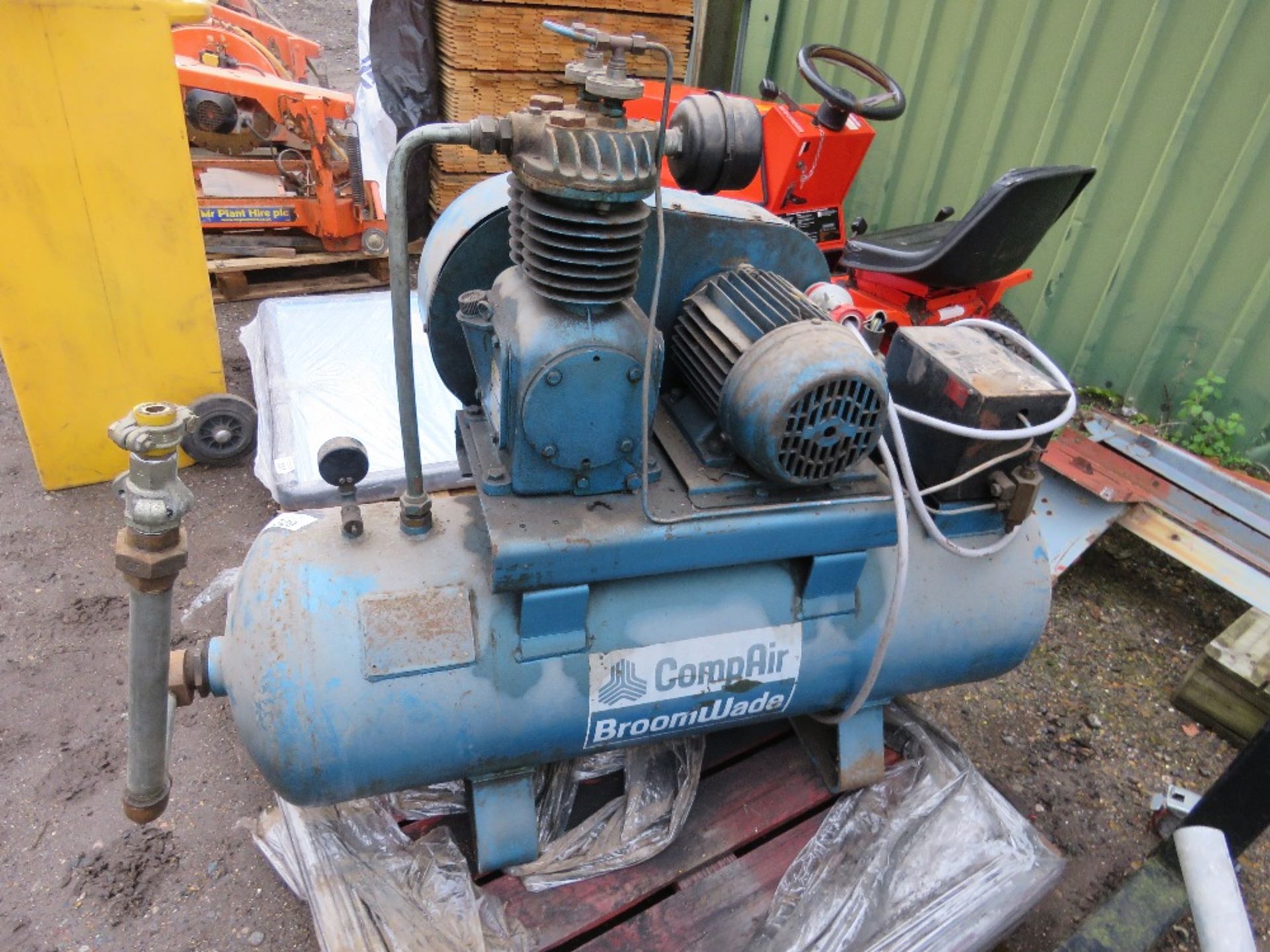 BROOMWADE COMPAIR 3 PHASE POWERED COMPRESSOR.