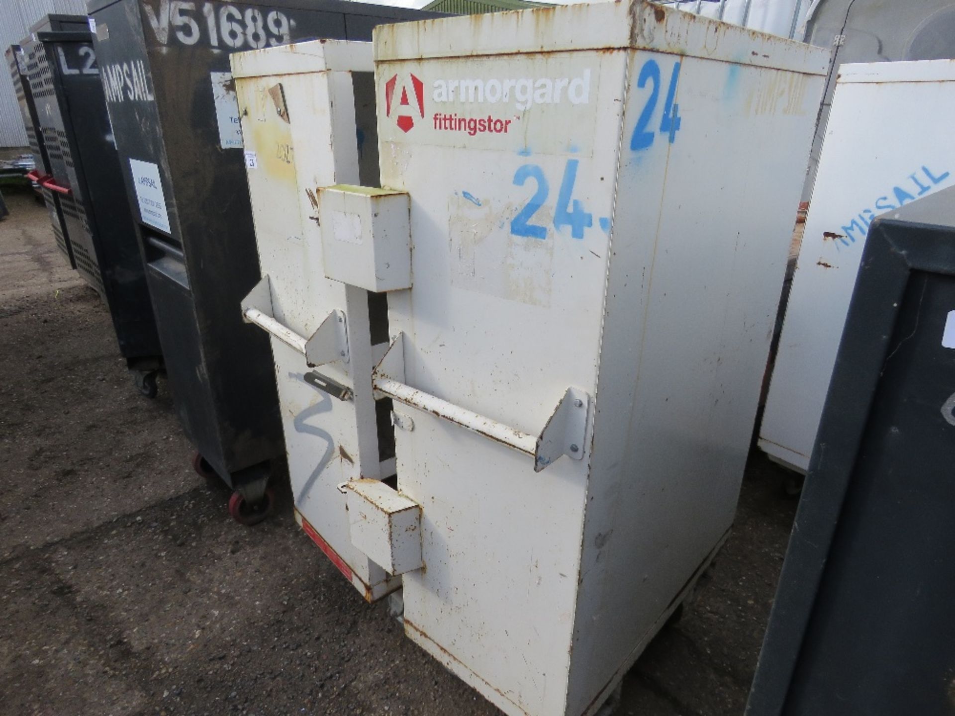 ARMORGARD FITTINGSTOR FOLD OUT TYPE STORAGE CABINET. SOURCED FROM COMPANY LIQUIDATION. - Bild 3 aus 3