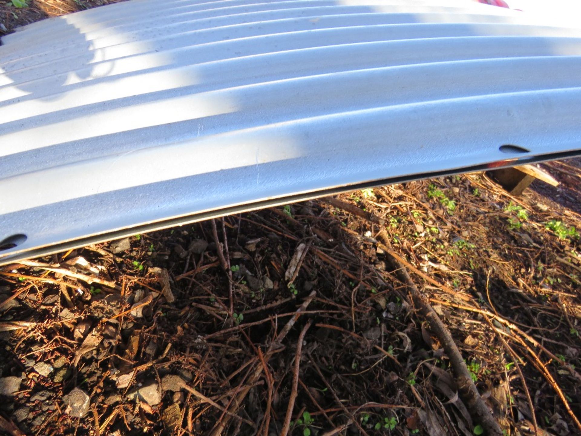 2NO CORRUGATED CURVED ROOF SHEETS. THIS LOT IS SOLD UNDER THE AUCTIONEERS MARGIN SCHEME, THEREFOR - Image 3 of 4