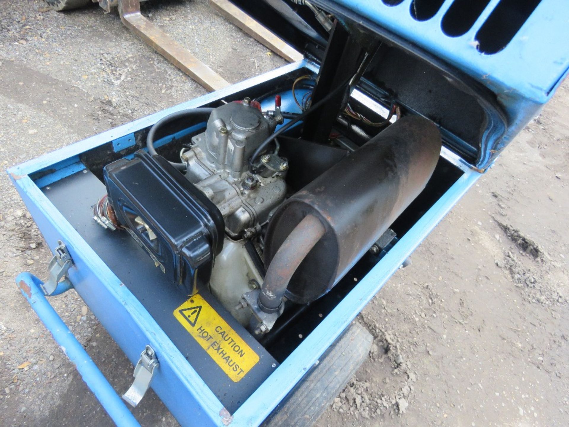 STEPHILL 6KVA BARROW GENERATOR. WHEN TESTED WAS SEEN TO RUN AND MAKE POWER.....THIS LOT IS SOLD UNDE - Bild 3 aus 6