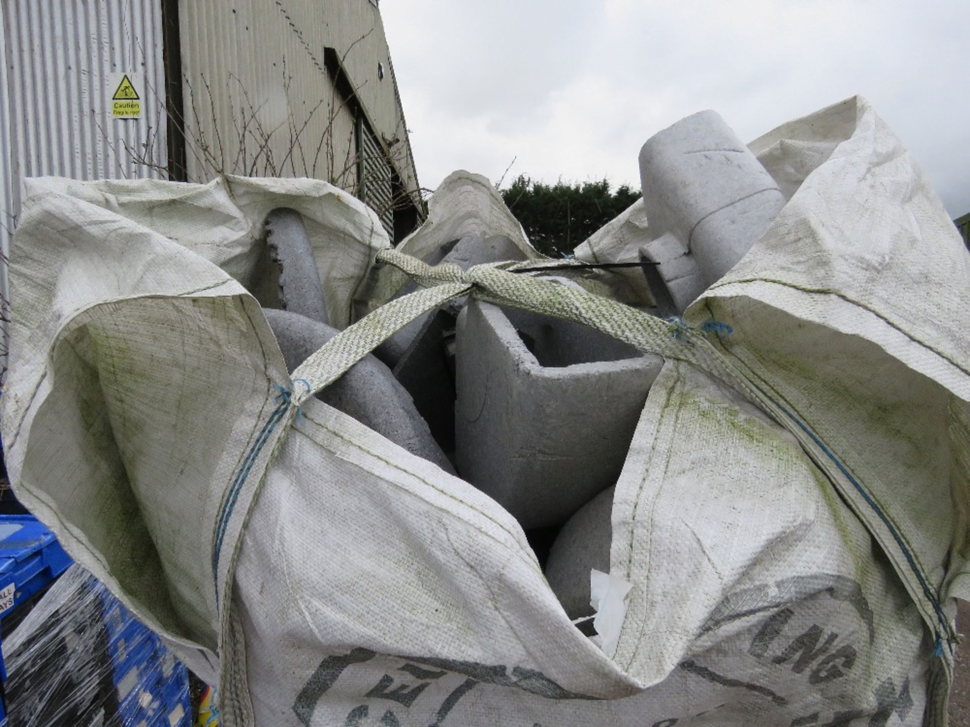 STILLAGE CONTAINING ROAD SIGNS PLUS POLYSTYRENE INSERTS. SOURCED FROM COMPANY LIQUIDATION. - Image 3 of 3