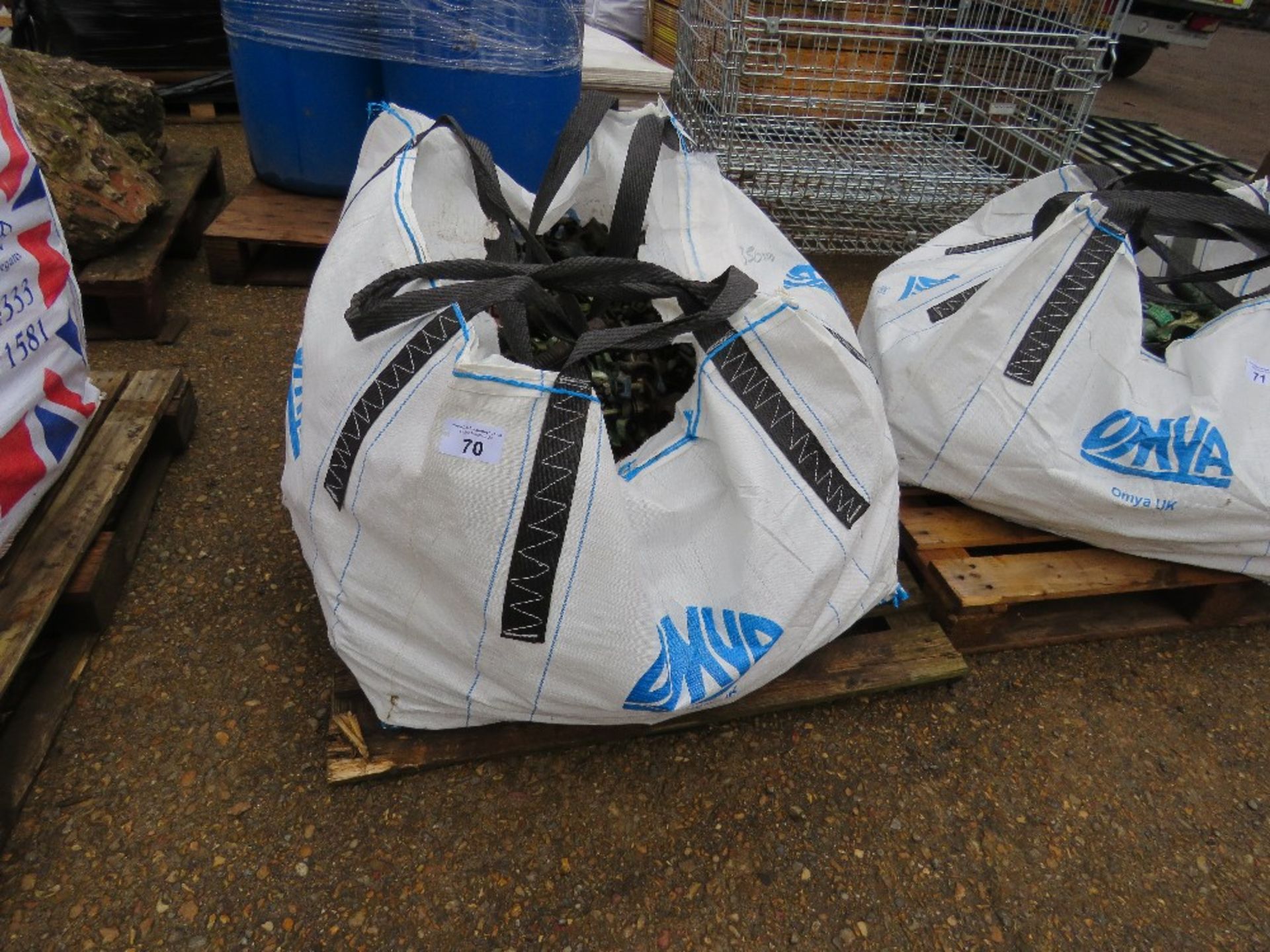BULK BAG CONTAINING APPROXIMATELY 320-350NO ASSORTED SCAFFOLD CLIPS. - Image 2 of 4