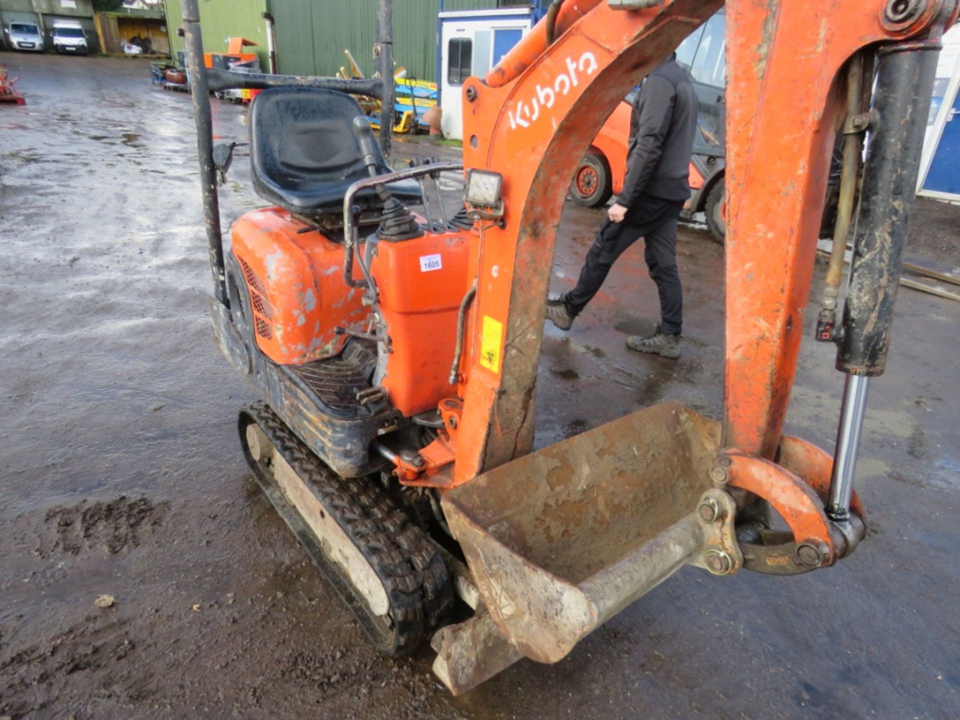 KUBOTA K008 MICRO EXCAVATOR YEAR 2006 APPROX. 4830 REC HOURS. SN:2167. WITH 4NO BUCKETS. DIRECT FROM - Image 3 of 11