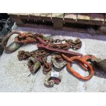 CHAINS: 2 X SINGLE DROP CHAINS, A TENSIONER PLUS A SET OF PLATE LIFTING CLAMP CHAINS.