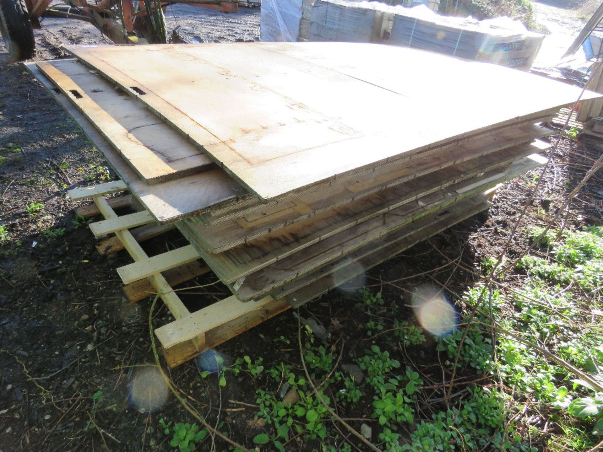 STACK OF PRE USED PLYWOOD SHEETS / BOARDS 23NO IN TOTAL APPROX. - Image 3 of 5