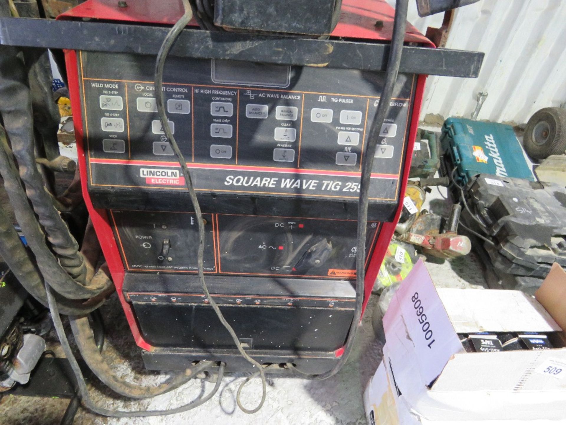 LINCOLN SQUARE WAVE TIG255 WELDER WITH MAGNUM UNIT, 3 PHASE. THIS LOT IS SOLD UNDER THE AUCTIONEE - Image 3 of 7