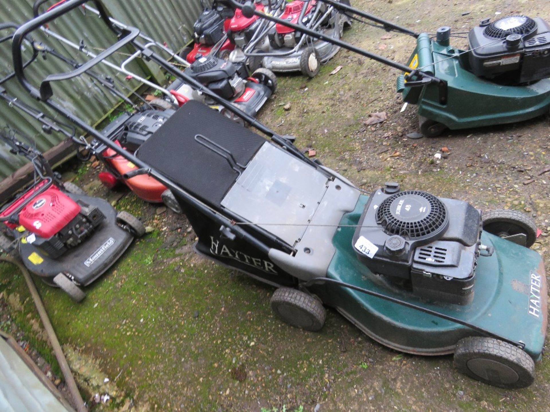 HAYTER JUBILEE 48 MOWER WITH A COLLECTOR BAG. THIS LOT IS SOLD UNDER THE AUCTIONEERS MARGIN SCHEM - Image 2 of 3