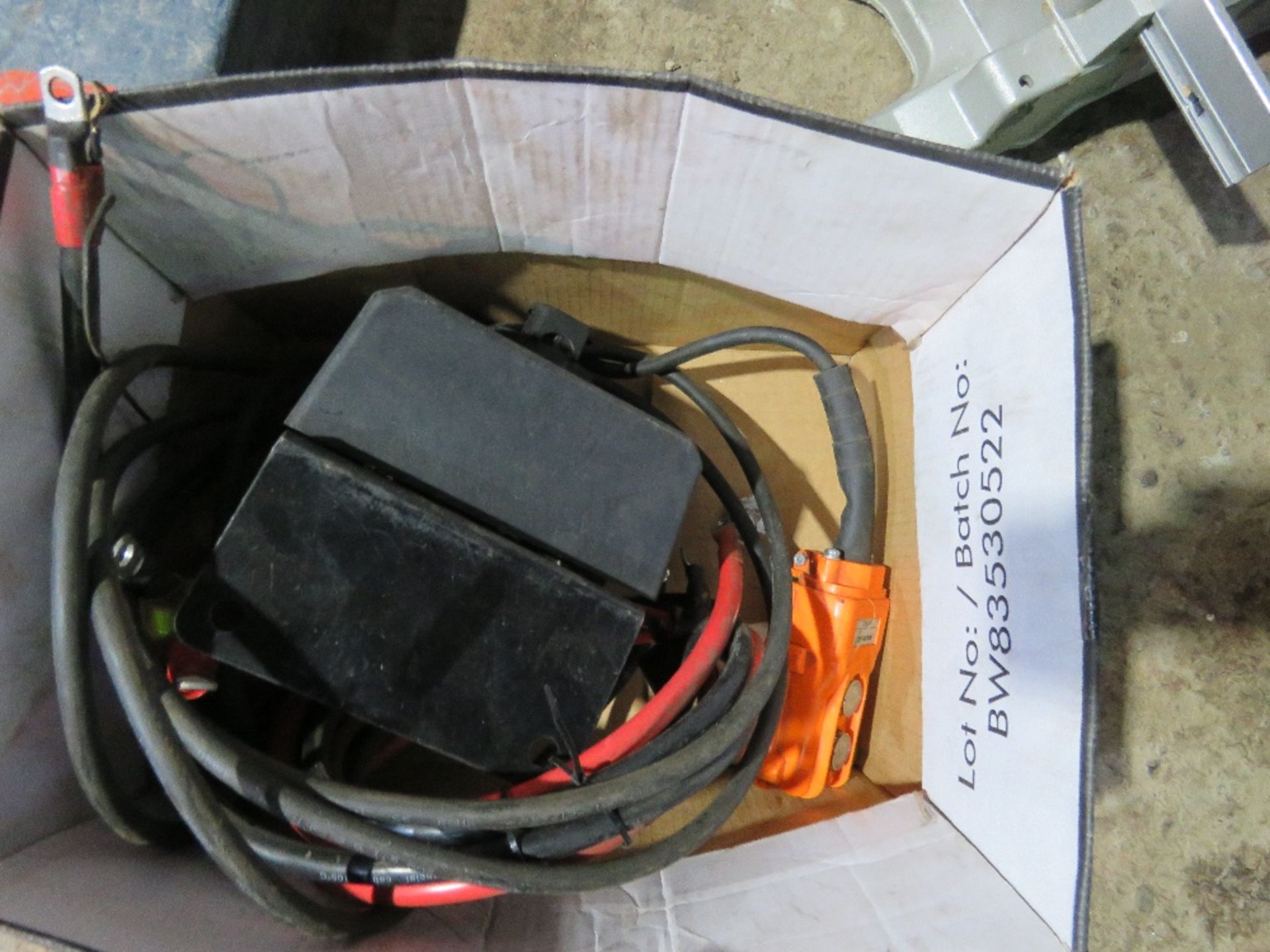 WINCH CONTROL LEAD AND BOX ETC A SHOWN. - Image 2 of 2