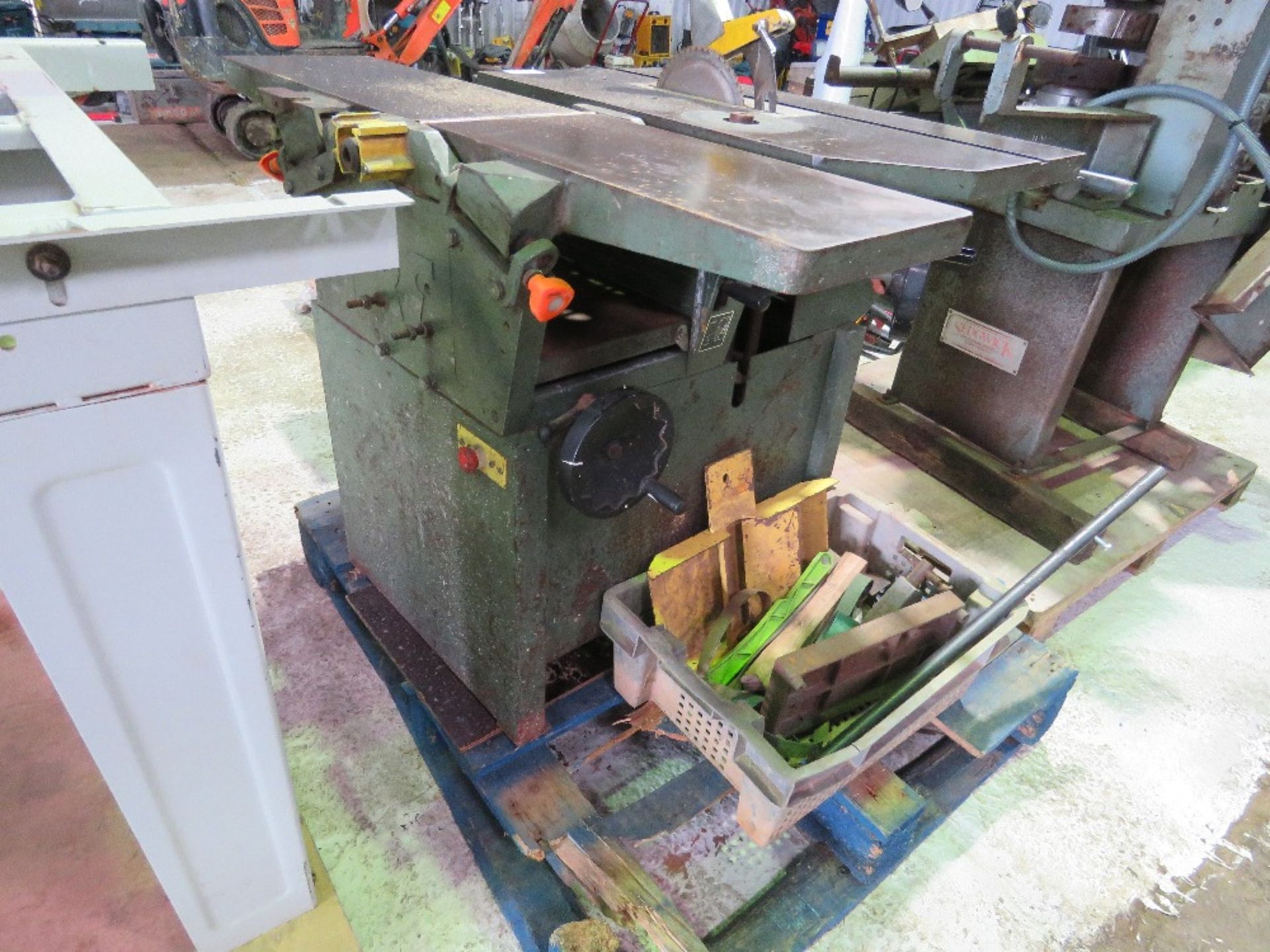 STARTRITE K260 3 PHASE POWERED PLANER THICKNESSER WITH SAWBENCH ATTACHED. - Image 5 of 8