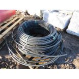 QUANTITY OF BLACK PLASTIC WATER PIPING. THIS LOT IS SOLD UNDER THE AUCTIONEERS MARGIN SCHEME, THE