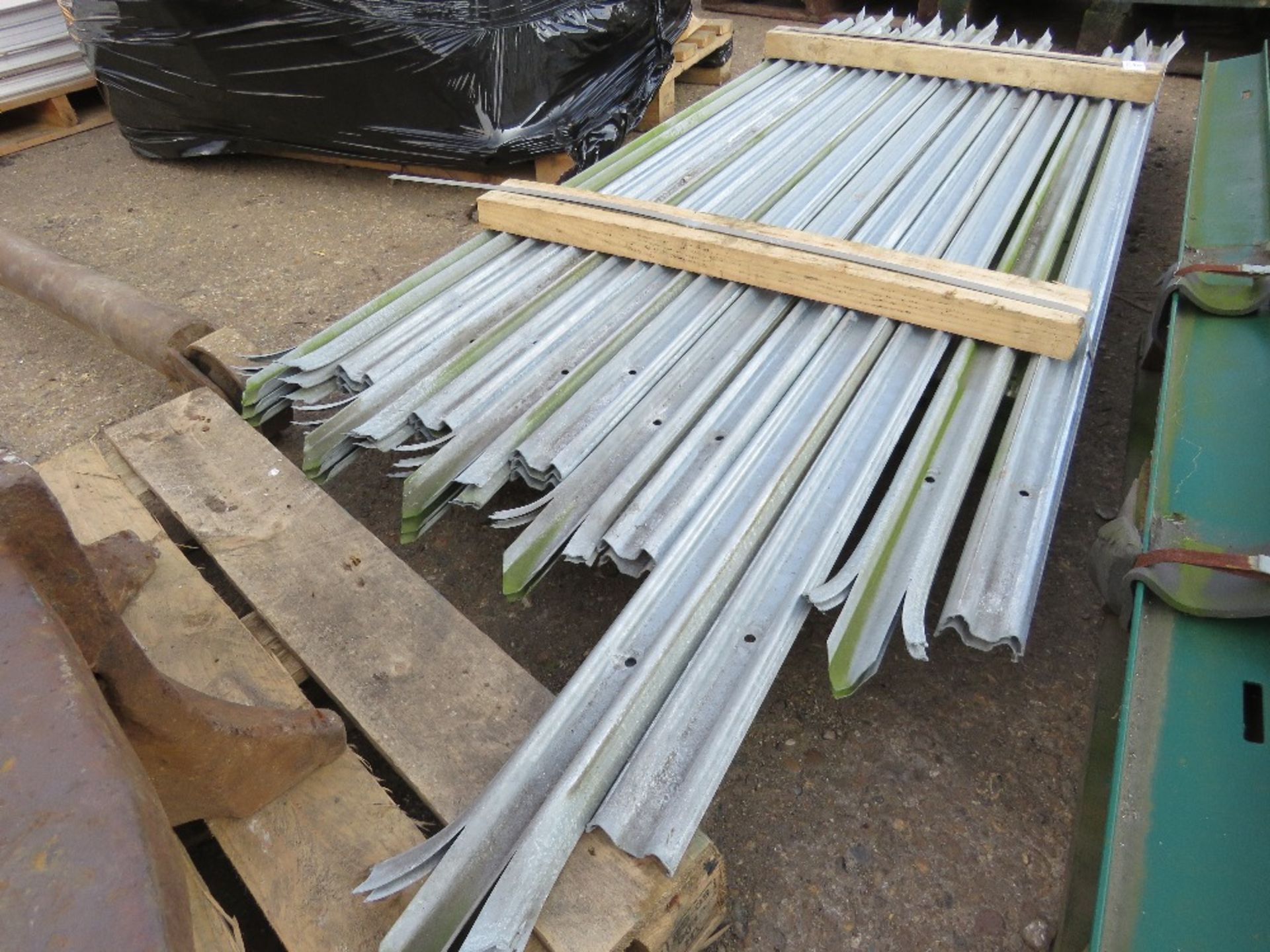 QUANTITY OF GALVANISED PALLISADE FENCING PALES 2.04M LENGTH APPROX. - Image 4 of 5