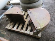 2NO OLD STYLE EXCAVATOR BUCKETS. DIRECT EX LOCAL FARM.