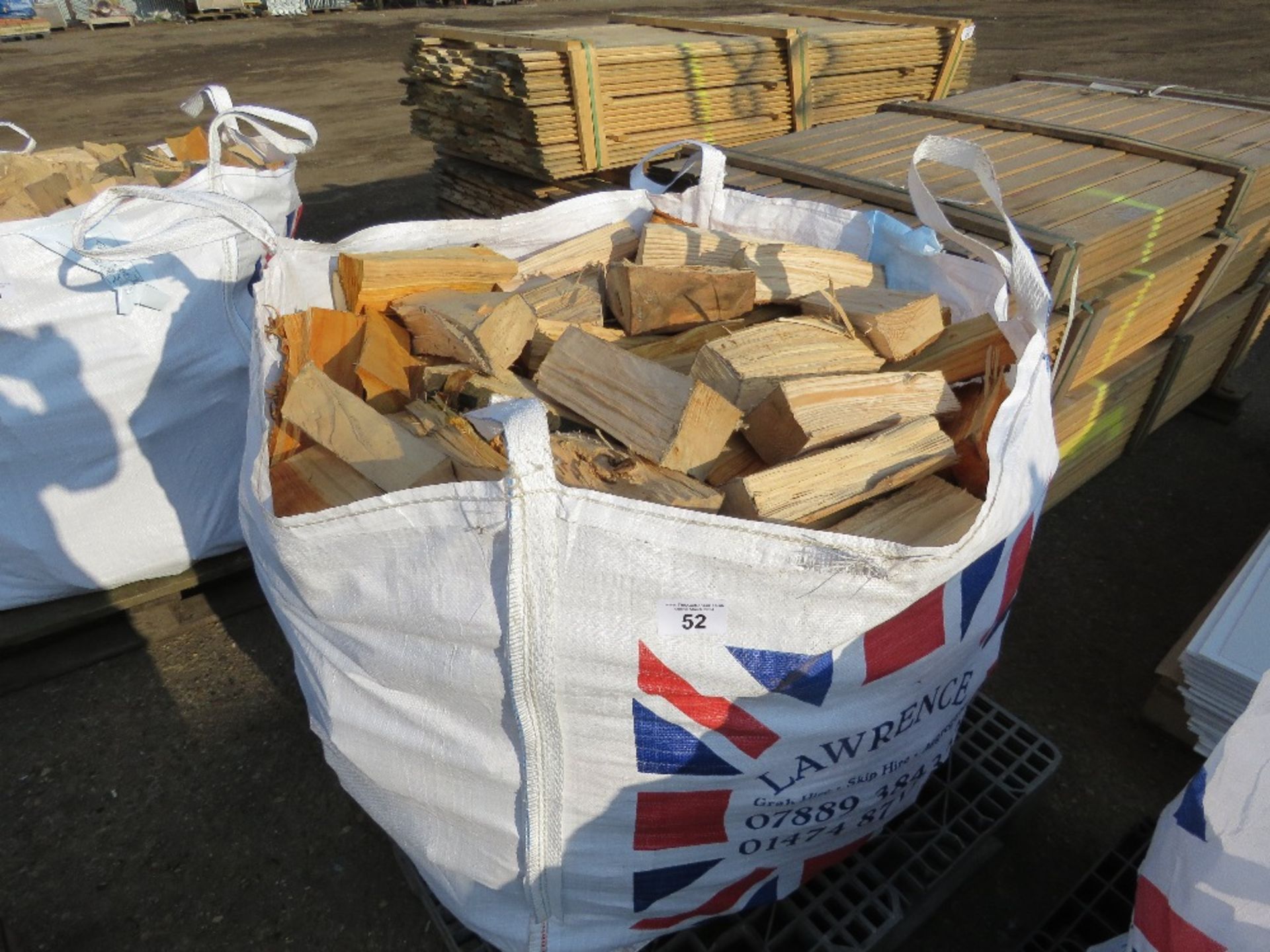 LARGE BULK BAG CONTAINING HARDWOOD LOGS. ....THIS LOT IS SOLD UNDER THE AUCTIONEERS MARGIN SCHEME, T - Image 2 of 2