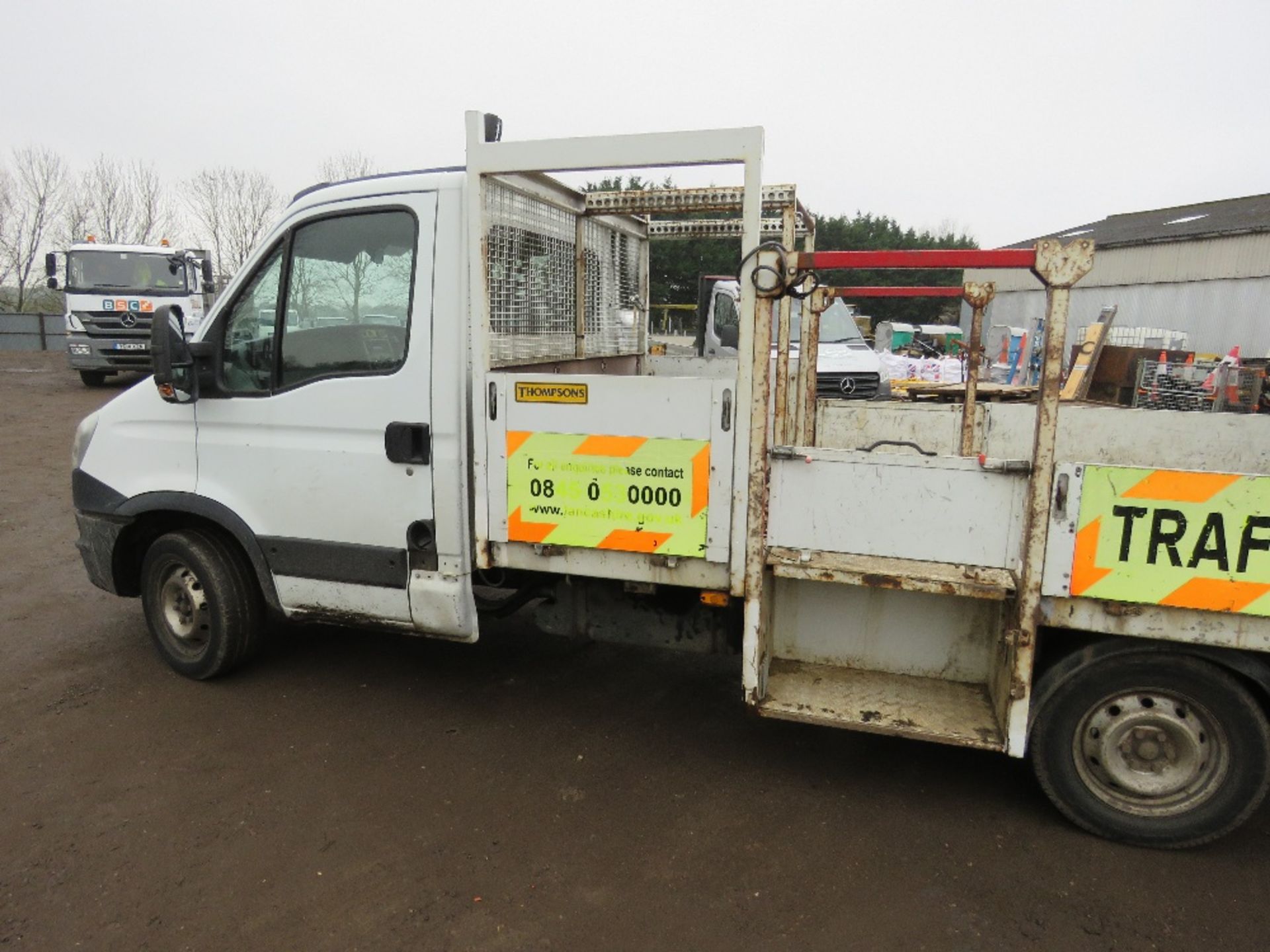 IVECO 35S13 TRAFFIC MANAGEMENT 3.5 TONNE DROP SIDE TRUCK REG: PO12 BBE. WITH V5 AND MOT UNTIL 26/04/ - Image 5 of 12