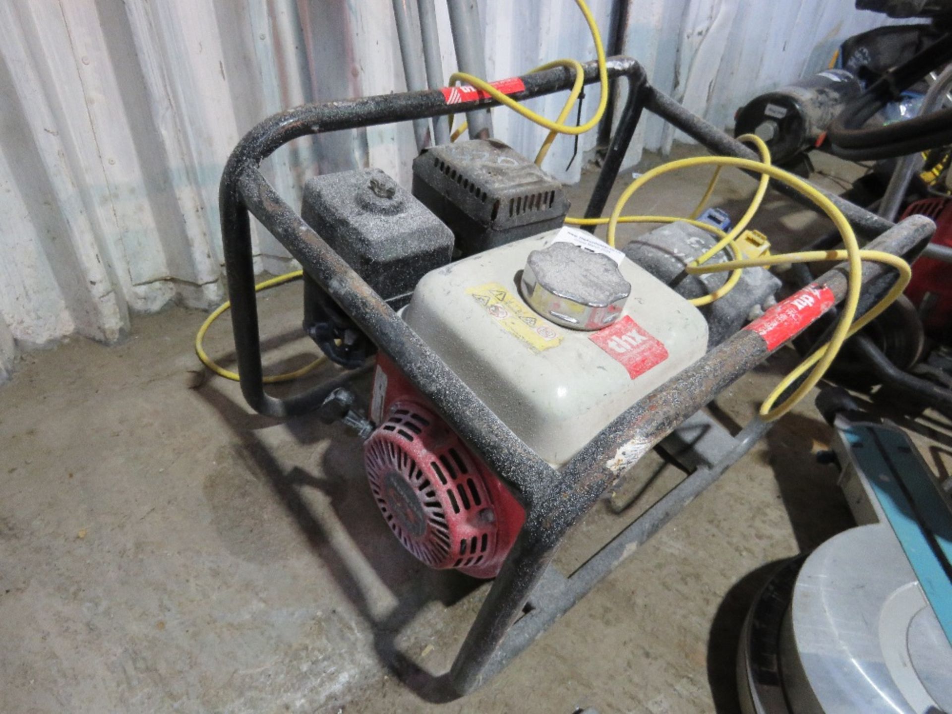 PETROL GENERATOR AND WORK LIGHT. THX823. - Image 2 of 4