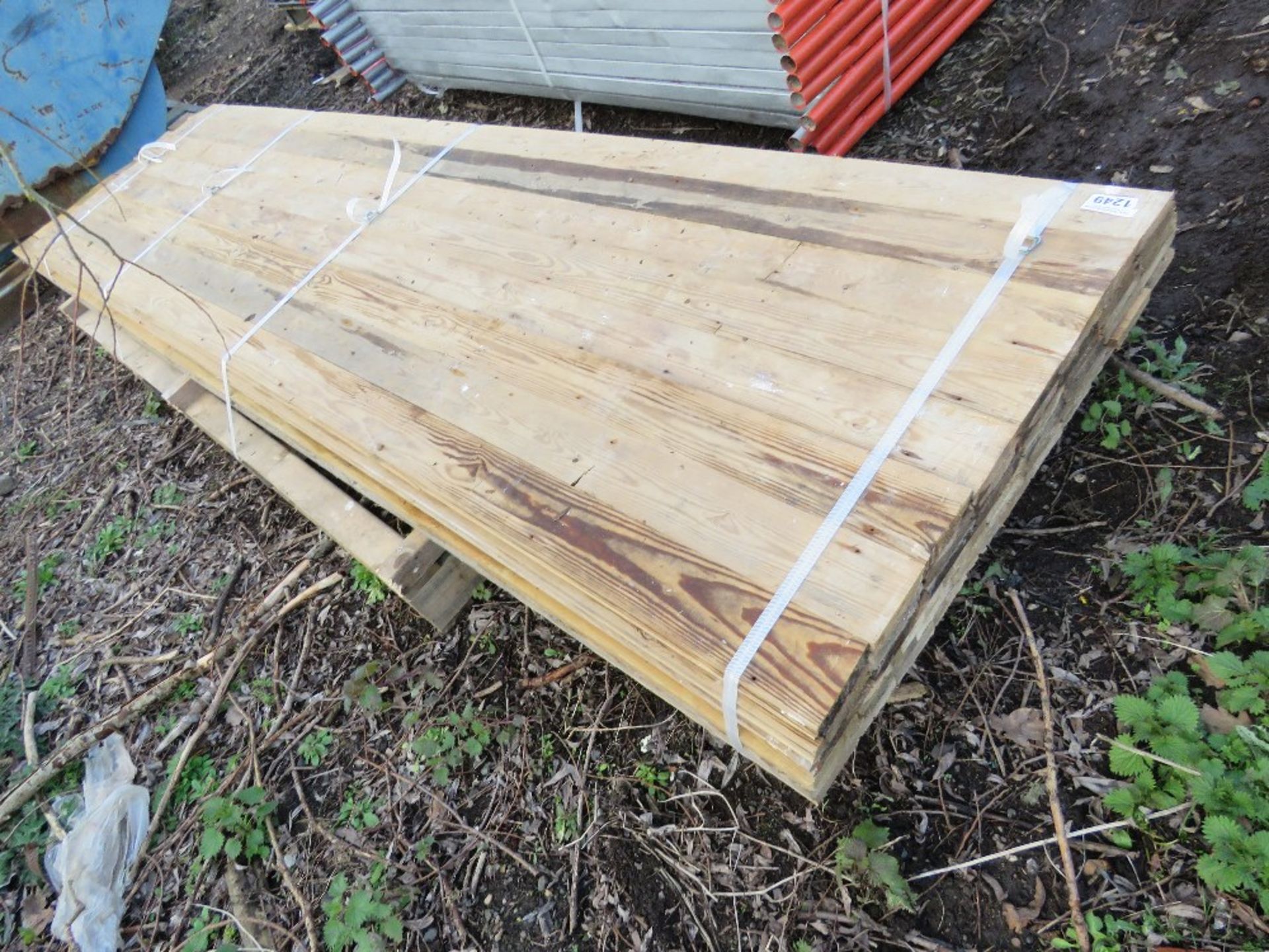 QUANTITY OF 4"TONGUE AND GROOVE BOARDS AND OTHERS 3.2-3.6M LENGTH APPROX.....THIS LOT IS SOLD UNDER - Image 3 of 3