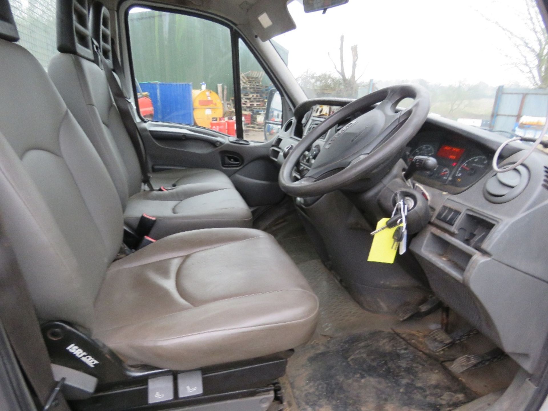 IVECO 35S13 TRAFFIC MANAGEMENT 3.5 TONNE DROP SIDE TRUCK REG: PO12 BBE. WITH V5 AND MOT UNTIL 26/04/ - Image 9 of 12