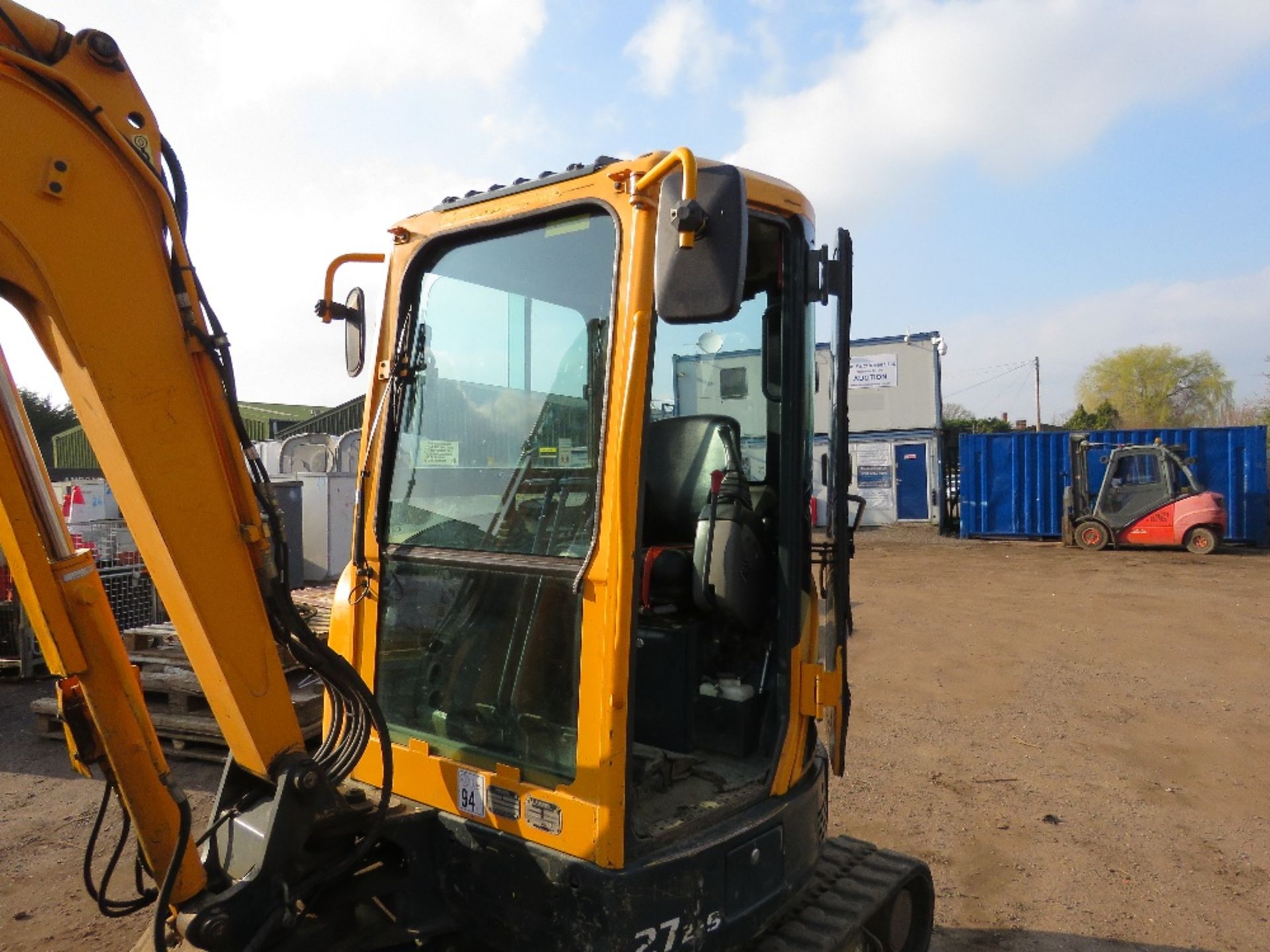 HYUNDAI ROBEX 27Z-9 RUBBER TRACKED EXCAVATOR YEAR 2015 BUILD. 2573 REC HOURS. 4NO BUCKETS WITH A MAN - Image 3 of 20