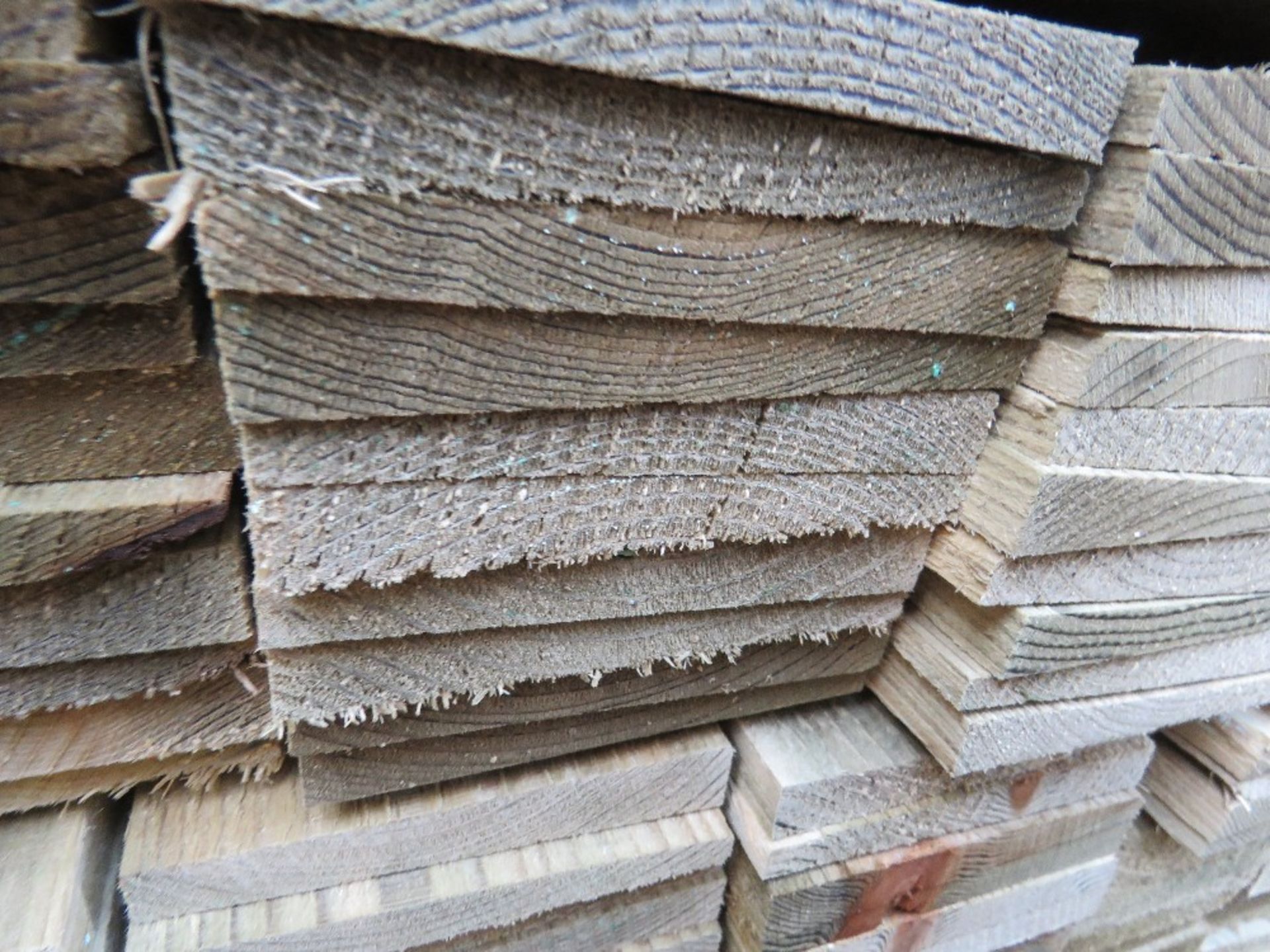 LARGE PACK OF TREATED FEATHER EDGE TIMBER CLADDING BOARDS 1.8M LENGTH X 100MM WIDTH APPROX. - Image 4 of 4