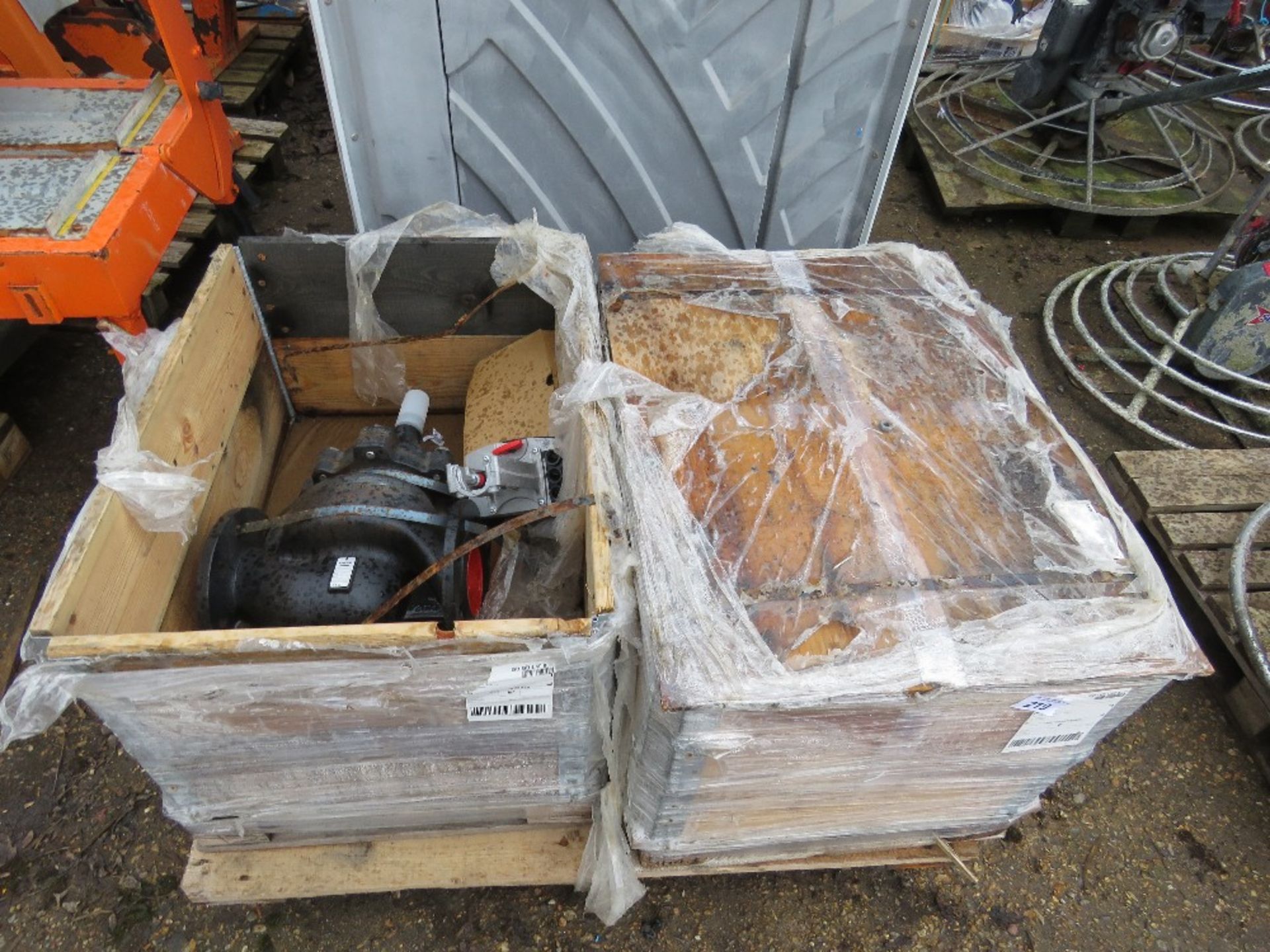 2 X LARGE FRESE 53-1203 GATE VALVES, BOXED, UNUSED. SOURCED FROM LARGE SCALE COMPANY LIQUIDATION.