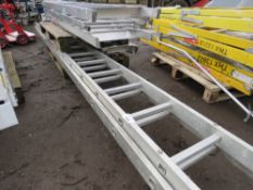 2 STAGE ALUMINIUM LADDER 13FT CLOSED LENGTH APPROX PLUS 3NO ALUMINIUM STEPS. THX8414,7435,7436,4295