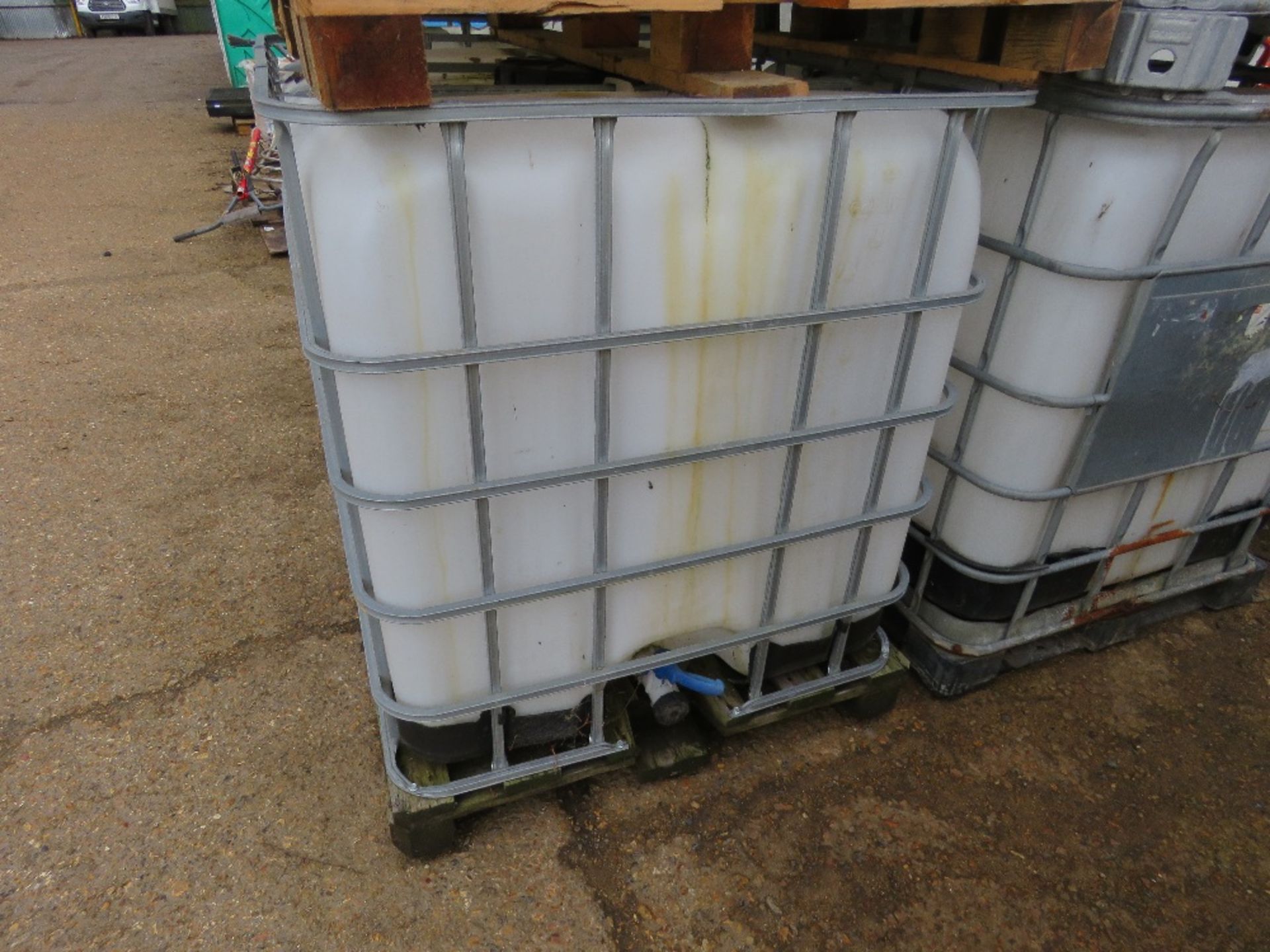 2NO IBC PLASTIC PALLET TANKS. THIS LOT IS SOLD UNDER THE AUCTIONEERS MARGIN SCHEME, THEREFORE NO - Image 3 of 4