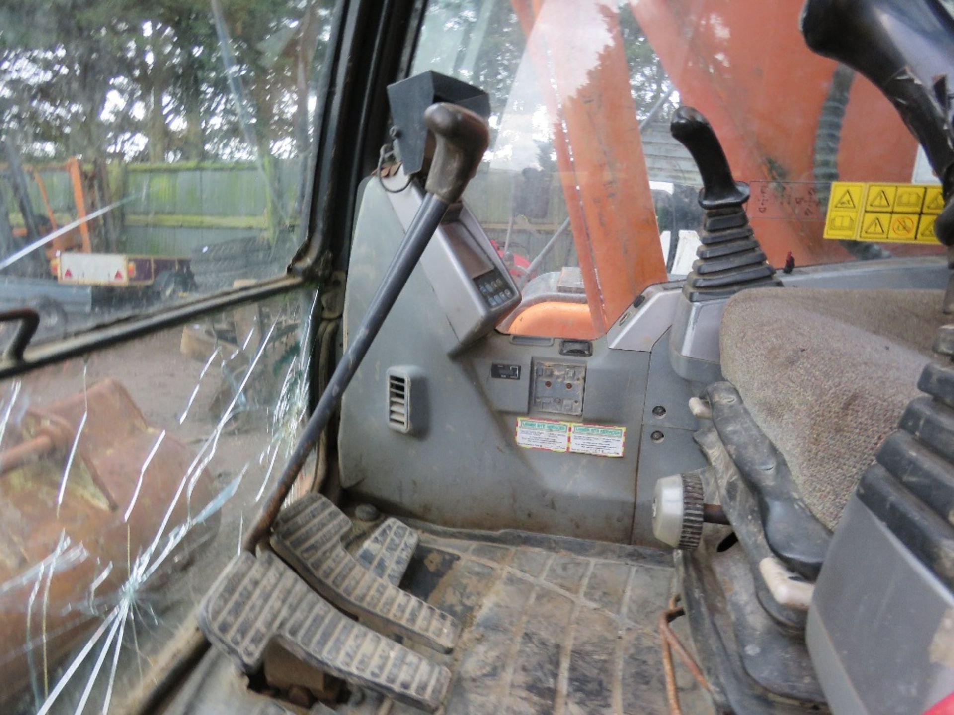 DOOSAN DX140LC STEEL TRACKED 14 TONNE EXCAVATOR, YEAR 2009 BUILD. 11,593 REC HOURS. 3NO BUCKETS. SN: - Image 17 of 18