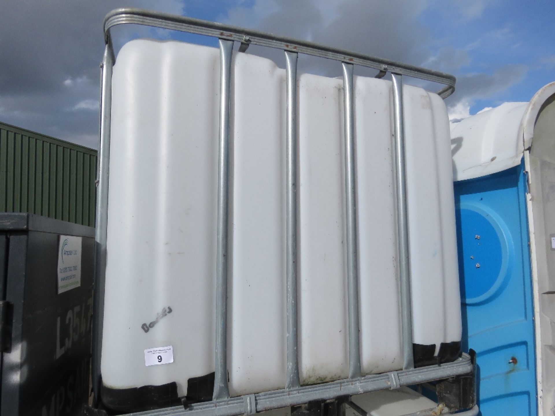 2NO IBC TYPE PLASTIC BOWSER TANKS ON PALLETS. THIS LOT IS SOLD UNDER THE AUCTIONEERS MARGIN SCHEM - Image 2 of 2