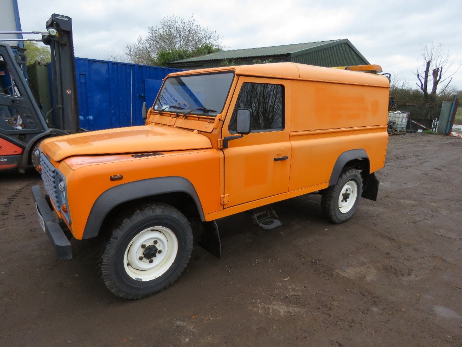 LANDROVER 110 REG YU04 KUV. 98,315 REC MILES. TD5 DIESEL ENGINE. WITH V5 AND TEST UNTIL 26/02/25. O