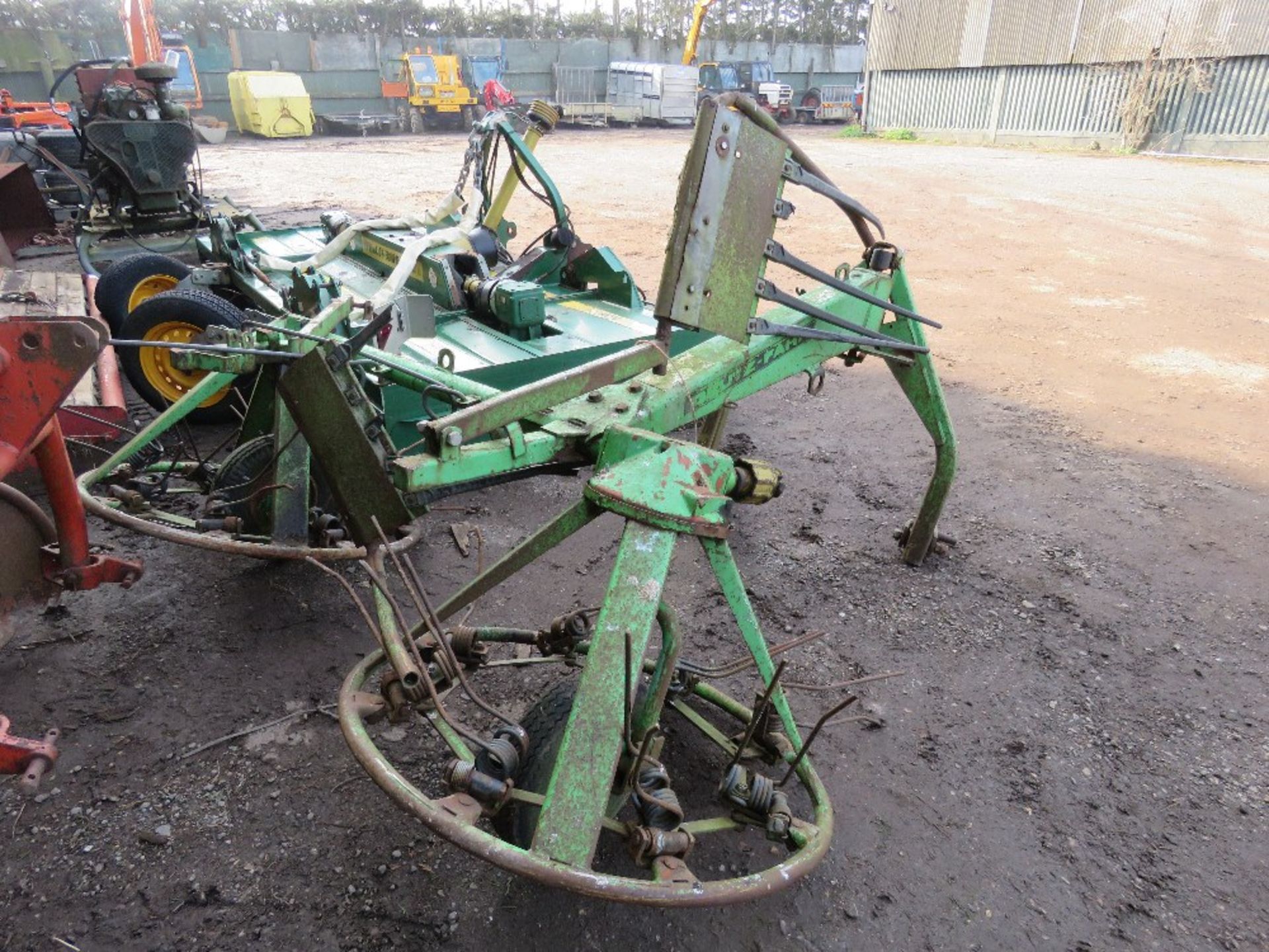 DEUTZ FAHR TRACTOR MOUNTED HAY TUNER. - Image 2 of 7