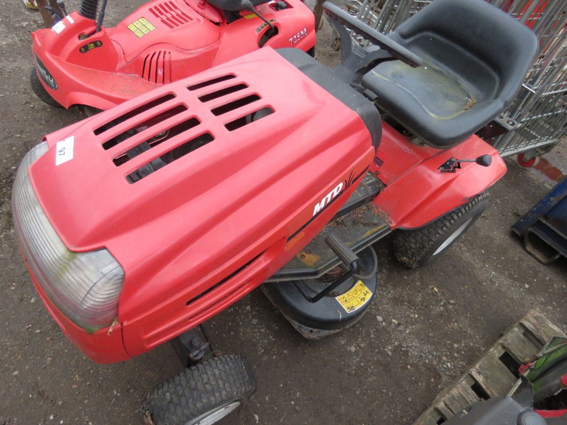 MTD RIDE ON MOWER....THIS LOT IS SOLD UNDER THE AUCTIONEERS MARGIN SCHEME, THEREFORE NO VAT WILL BE