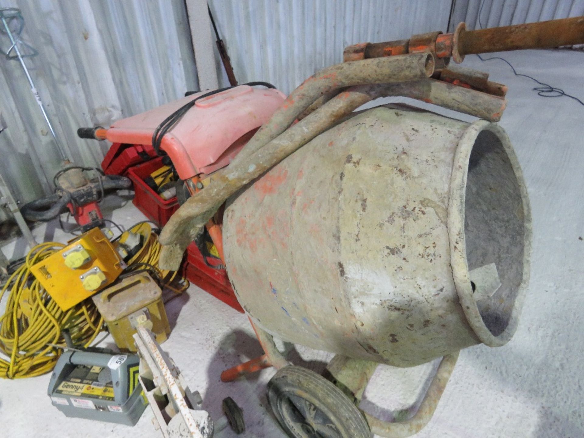 BELLE 110VOLT CEMENT MIXER WITH A STAND. DIRECT FROM LOCAL RETIRING BUILDER. THIS LOT IS SOLD U - Image 3 of 4