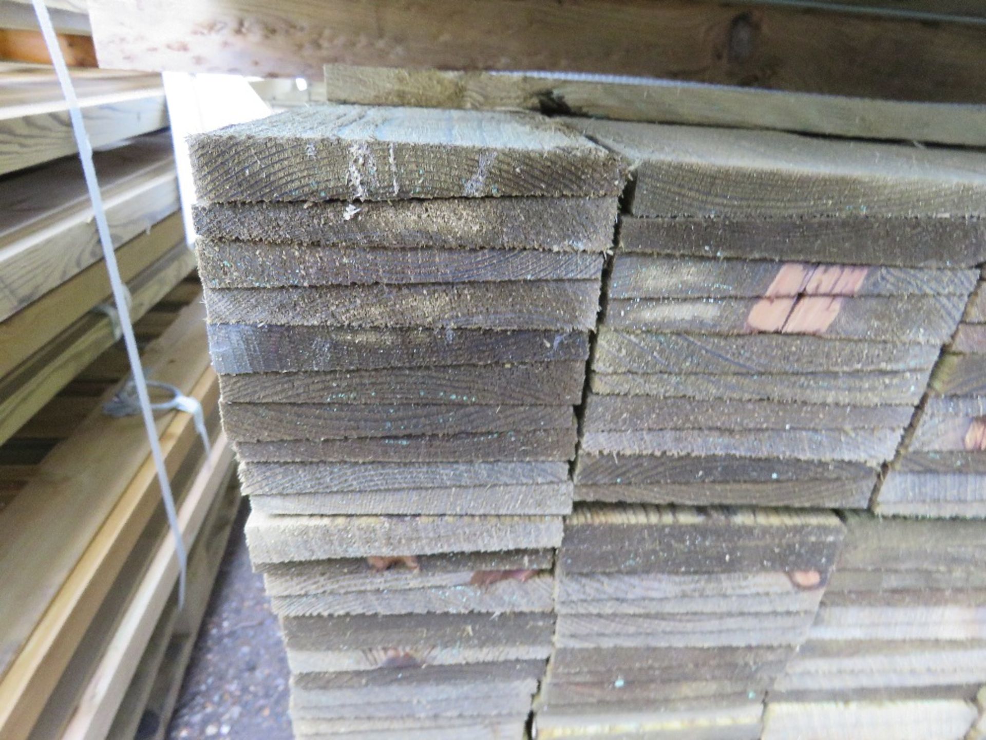 LARGE PACK OF TREATED FEATHER EDGE FENCE CLADDING TIMBER BOARDS. 1.65M LENGTH X 100MM WIDTH APPROX. - Image 3 of 3