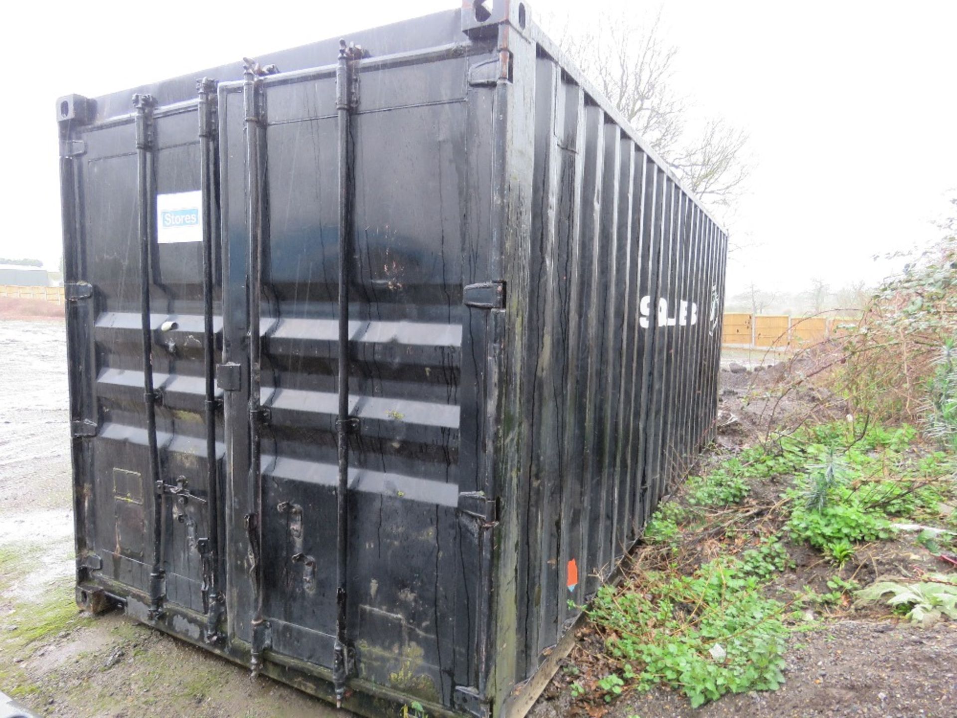 SECURE SHIPPING CONTAINER STORE 20FT LENGTH WITH SOME CONTENTS AND A RACK. . SOURCED FROM COMPANY LI - Image 2 of 7