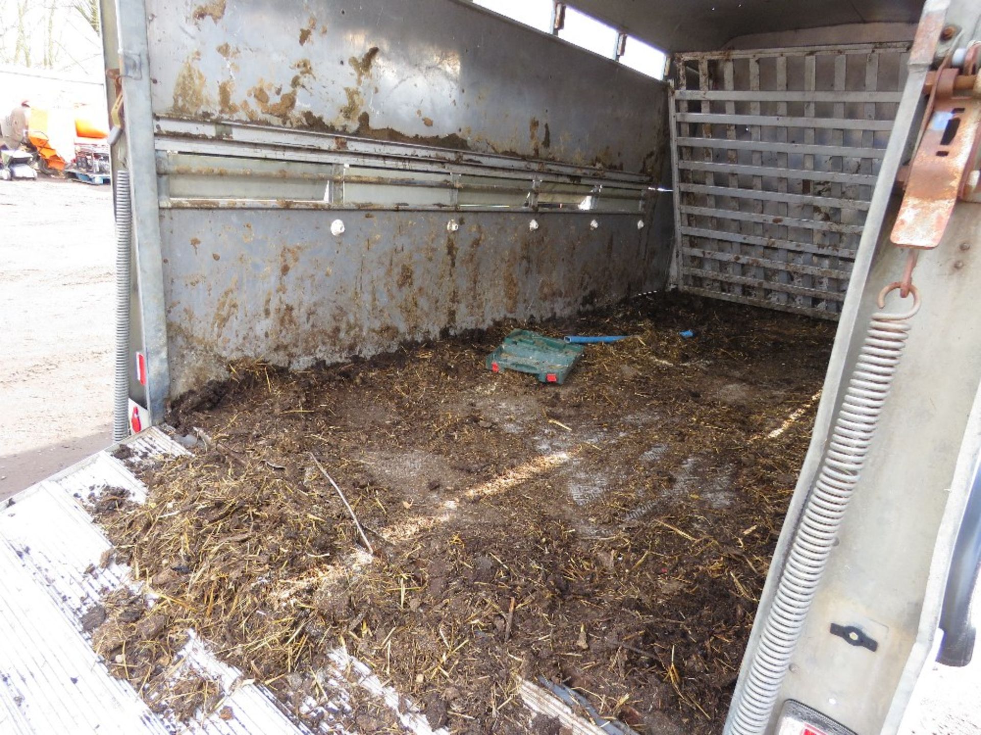 IFOR WILLIAMS TA510G-12 LIVESTOCK TRAILER WITH PARTITIONS AS SHOWN SN:SCK600000Y0288656. SOURCED FRO - Image 10 of 12