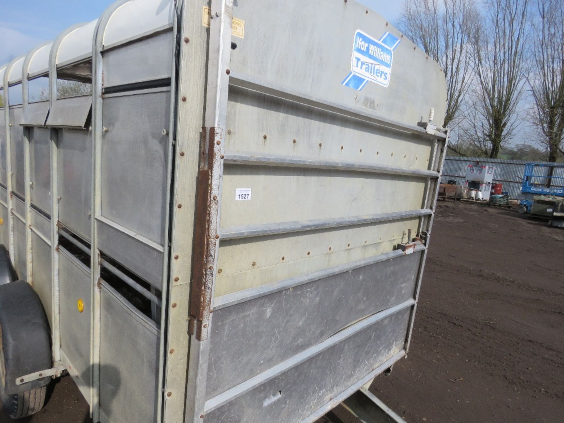 IFOR WILLIAMS TA510G-12 LIVESTOCK TRAILER WITH PARTITIONS AS SHOWN SN:SCK600000Y0288656. SOURCED FRO - Image 3 of 12