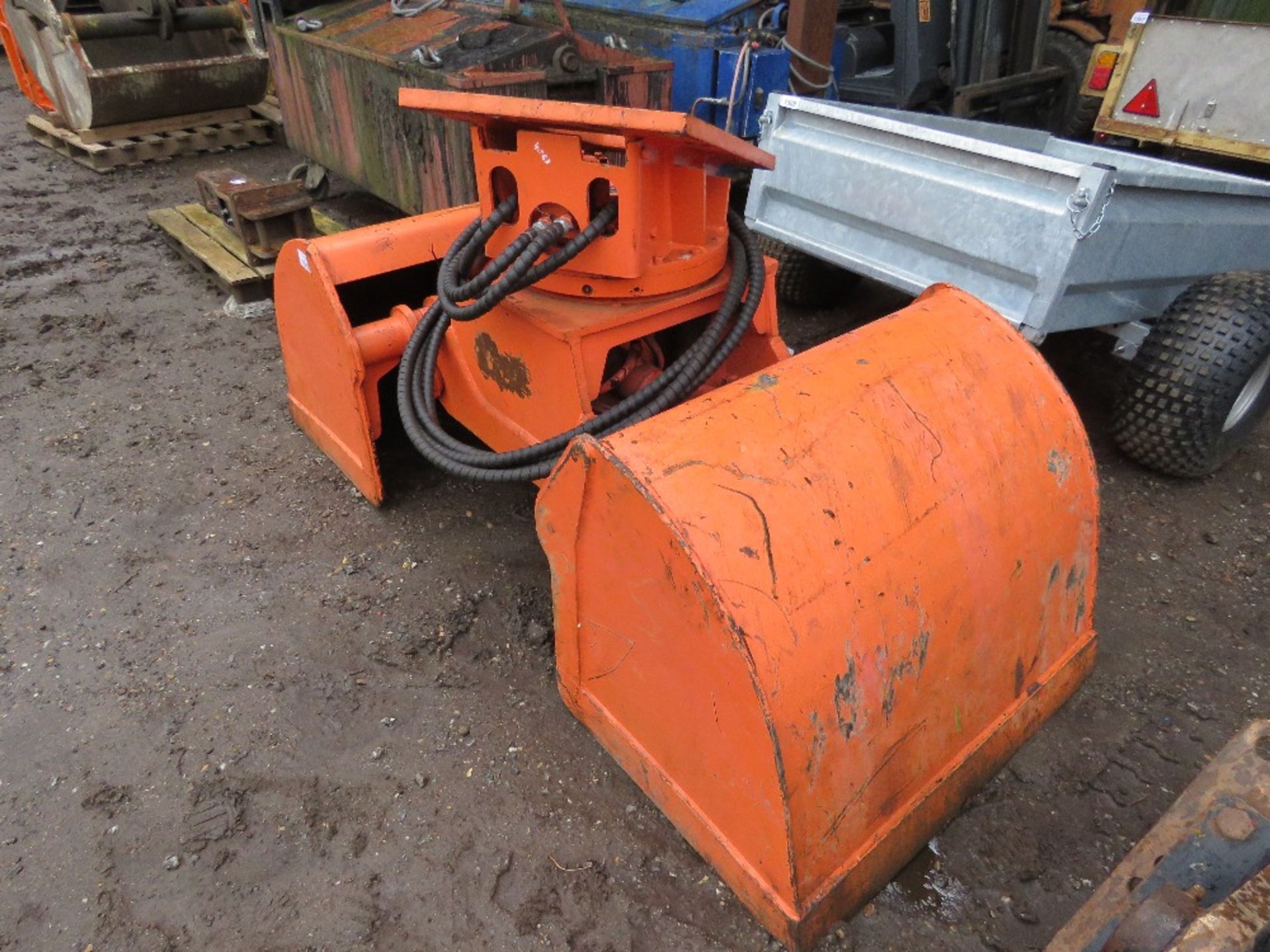 CLAMSHELL TYPE BUCKET GRAB DEEP EXCAVATION ATTACHMENT FOR EXCAVATOR, 0.88M WIDTH APPROX, APPEARS LIT - Image 6 of 6