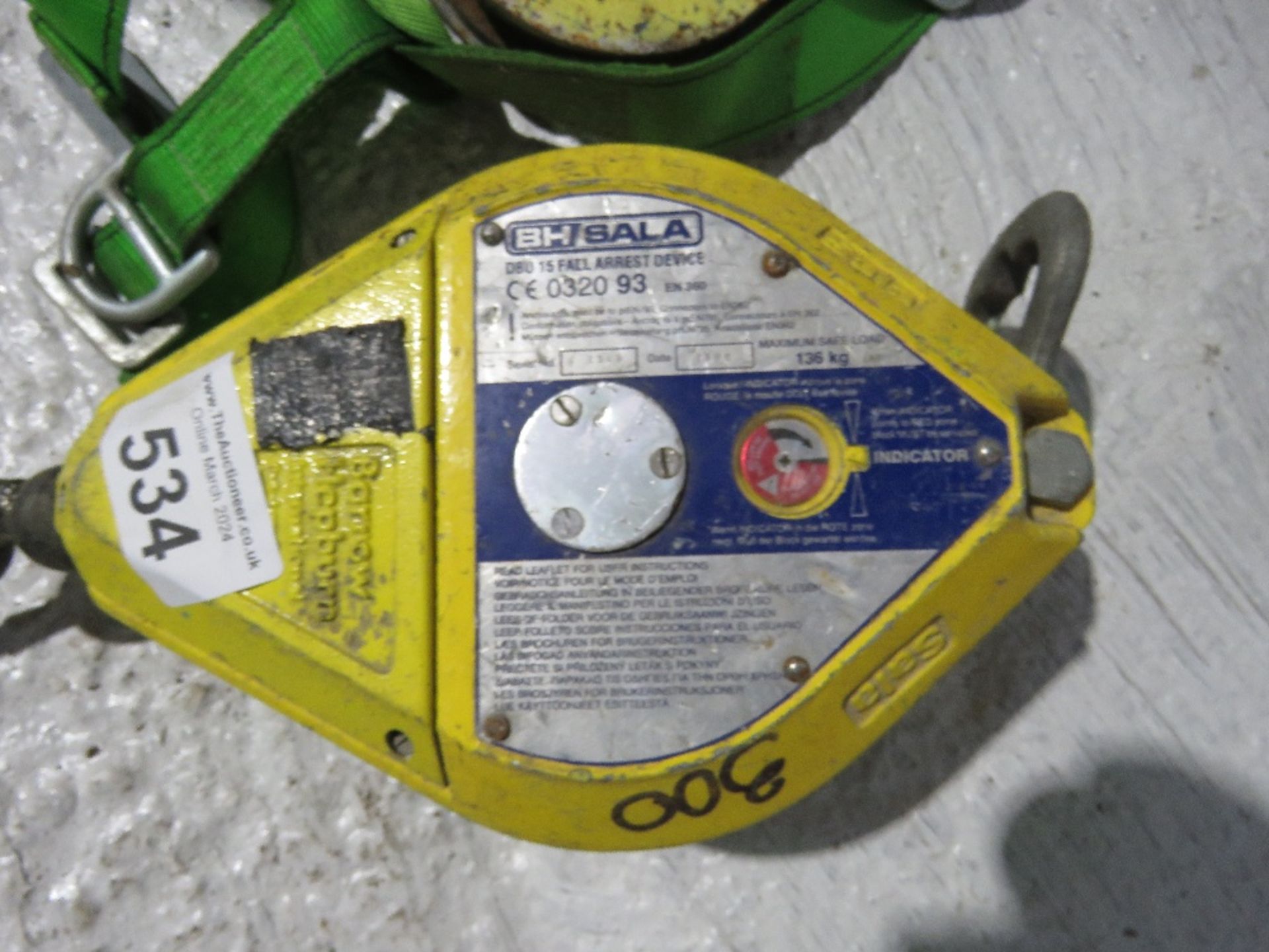 CABLE SNATCH BLOCK PLUS A BH SALA FALL ARRESTOR AND A HARNESS. - Bild 2 aus 4