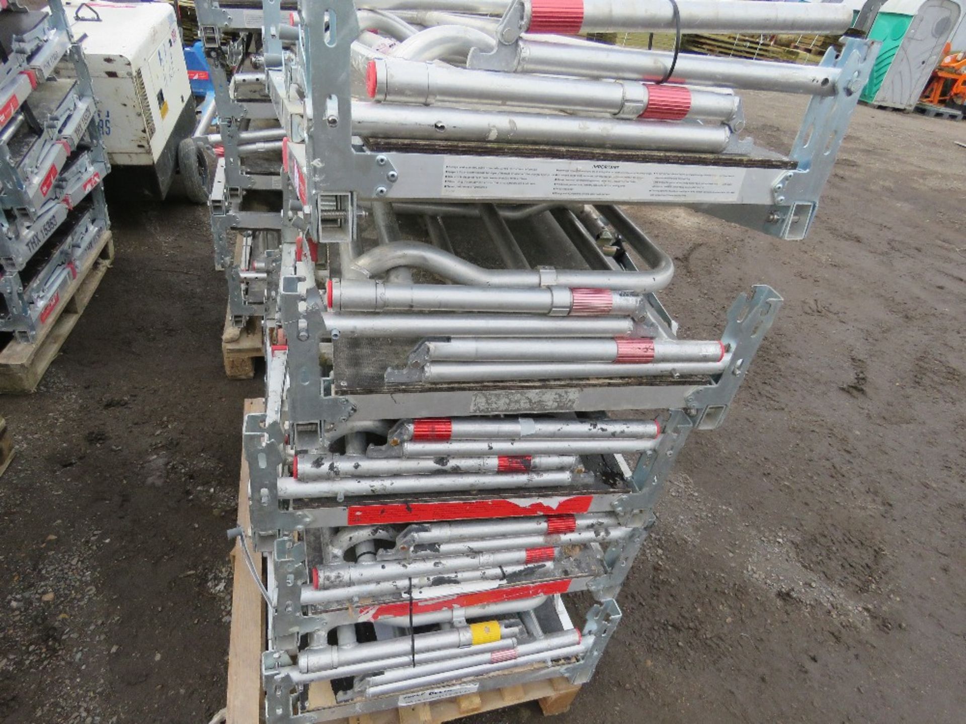 5no popup delta deck work platforms: THX15066,15640,14781,13739 - Bild 2 aus 3