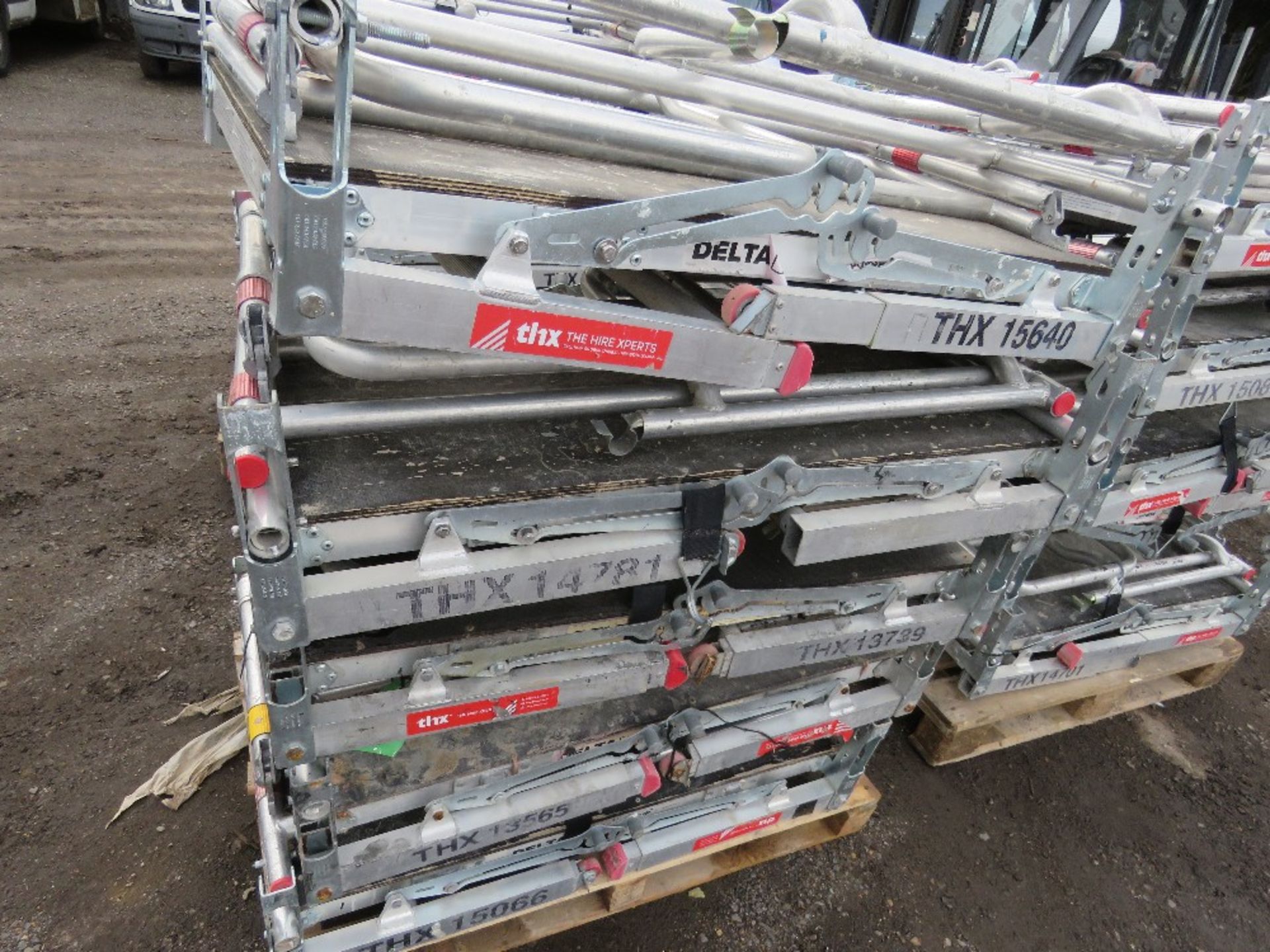 5no popup delta deck work platforms: THX15066,15640,14781,13739 - Bild 3 aus 3