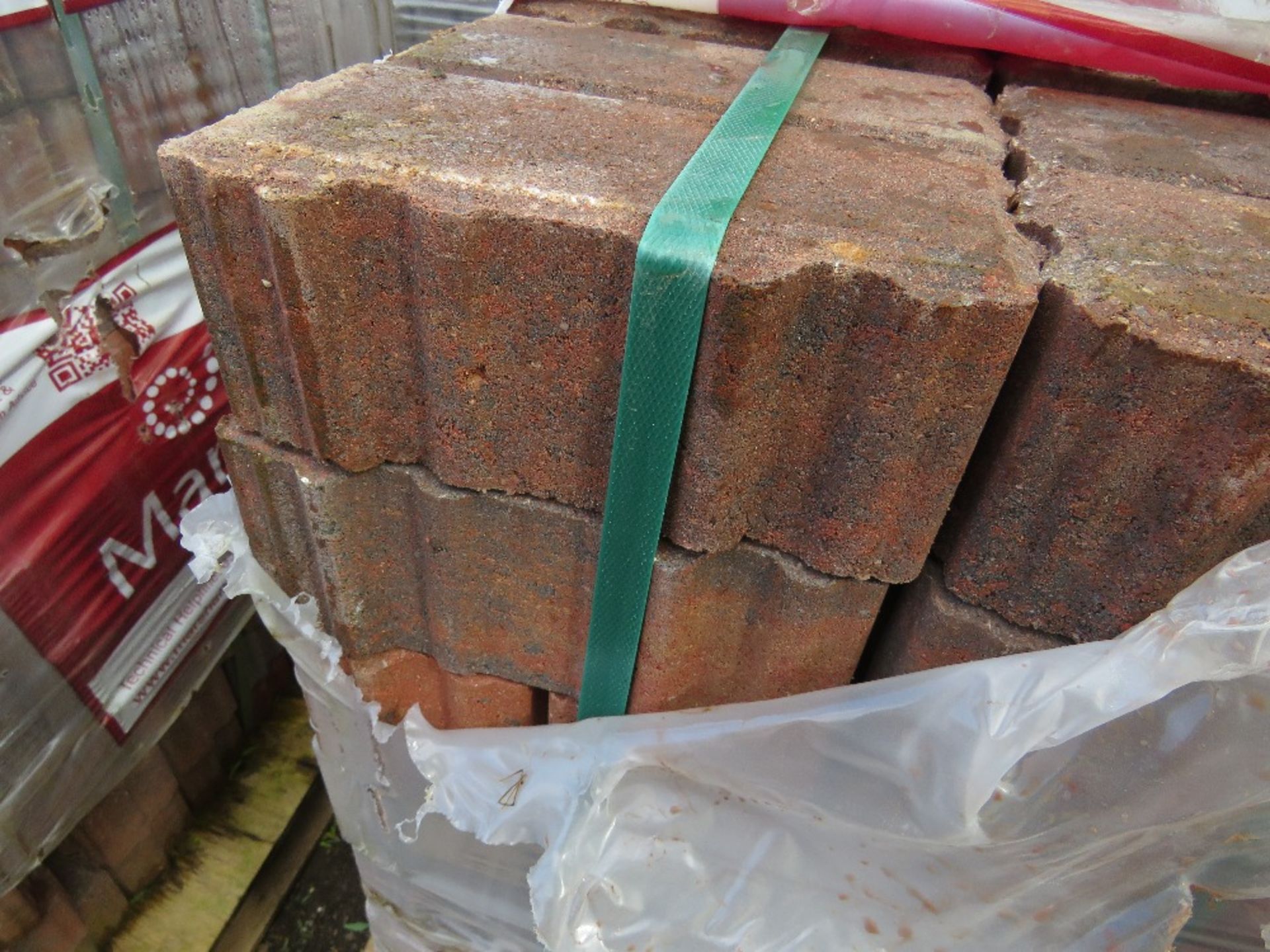 3NO PACKS OF MARSHALL BRINDLE BLOCK PAVERS 200X100X80MM. SOURCED FROM COMPANY LIQUIDATION. - Image 6 of 9