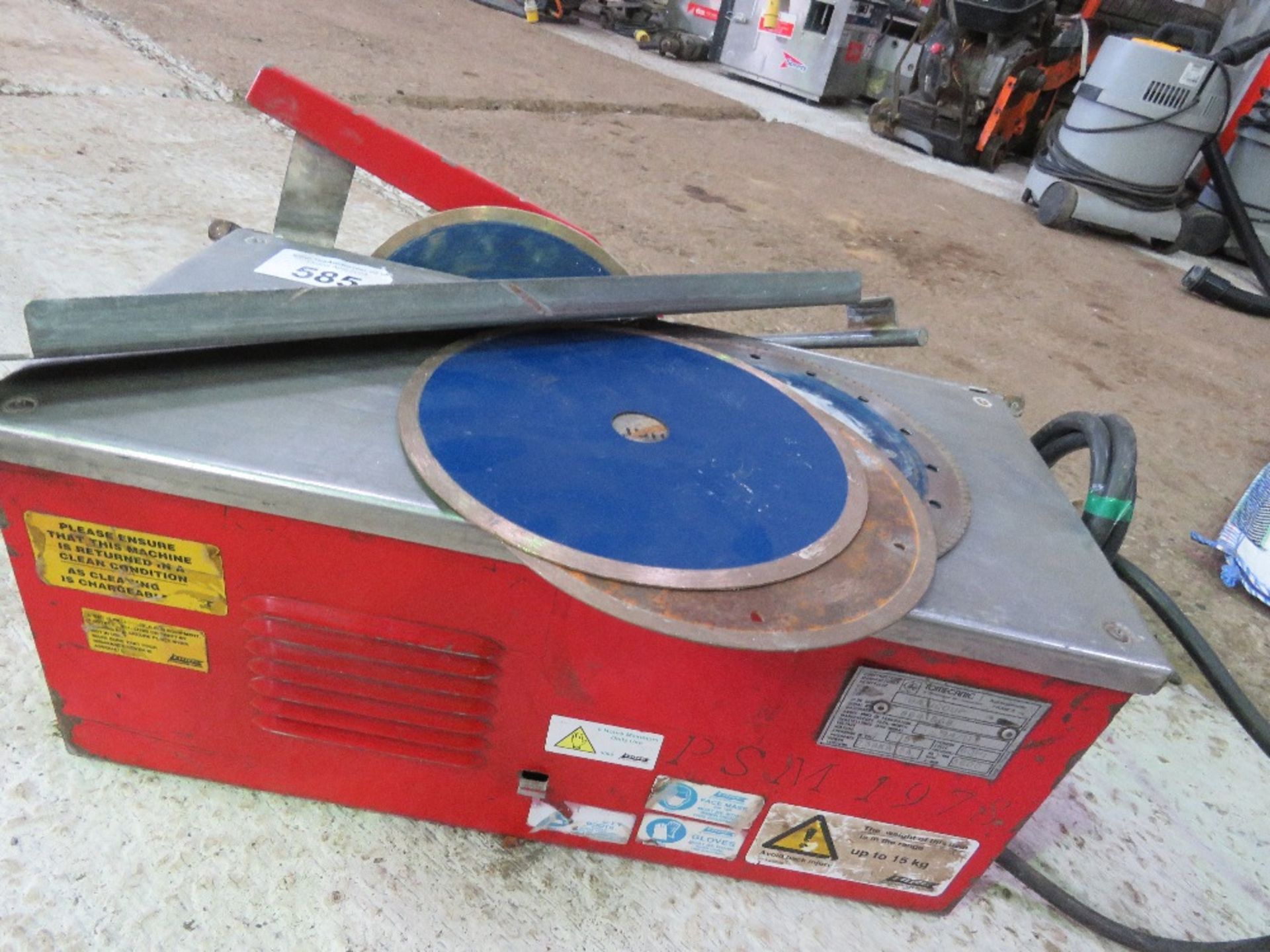 TILE CUTTING SAWBENCH WITH 4NO BLADES. - Image 2 of 4
