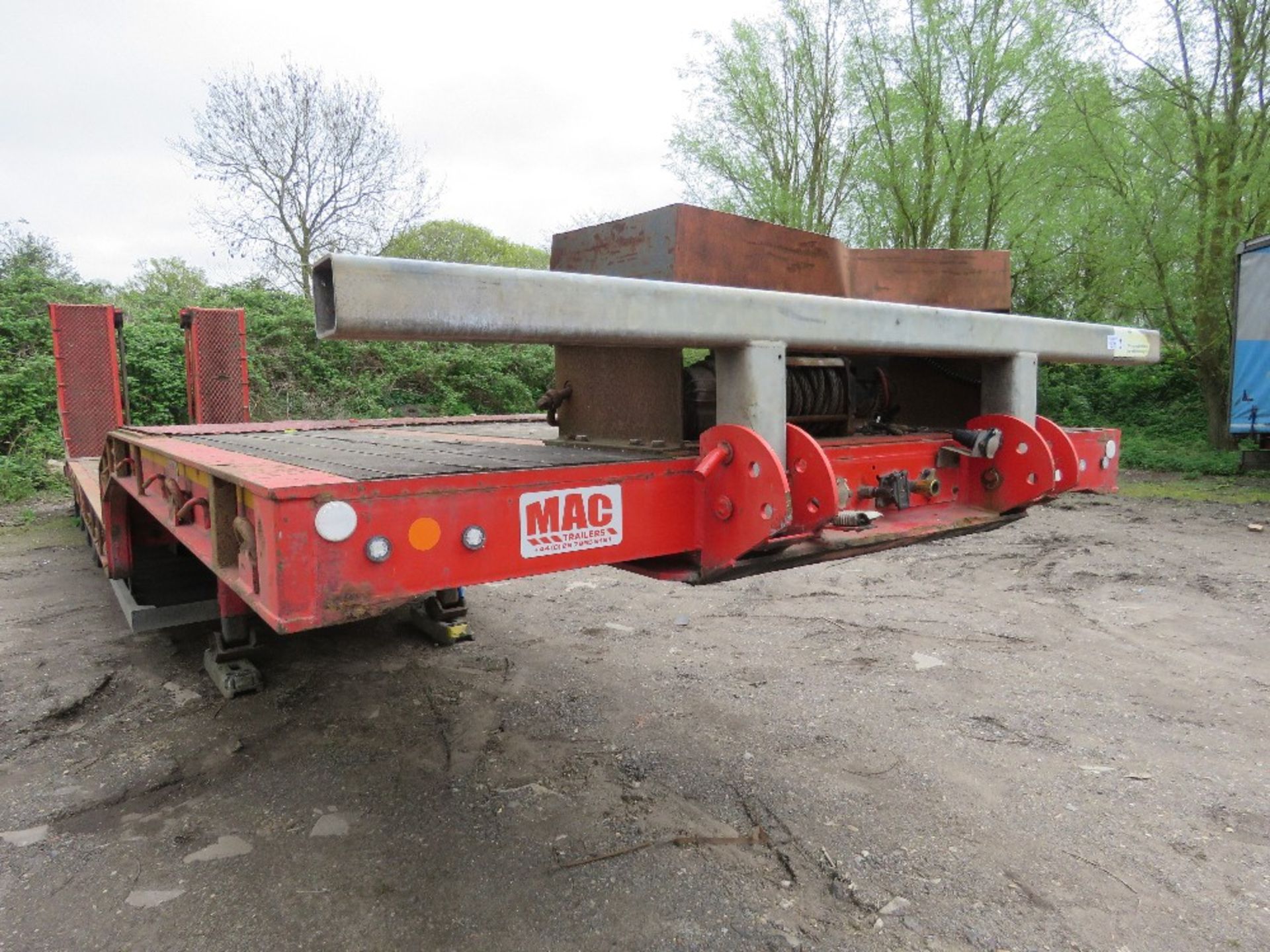 MAC S3-44 TRIAXLE LOW LOADER TRAILER WITH WINCH, YEAR 2015. TESTED UNTIL 30TH APRIL 2025. 13.6 OVERA - Image 15 of 15